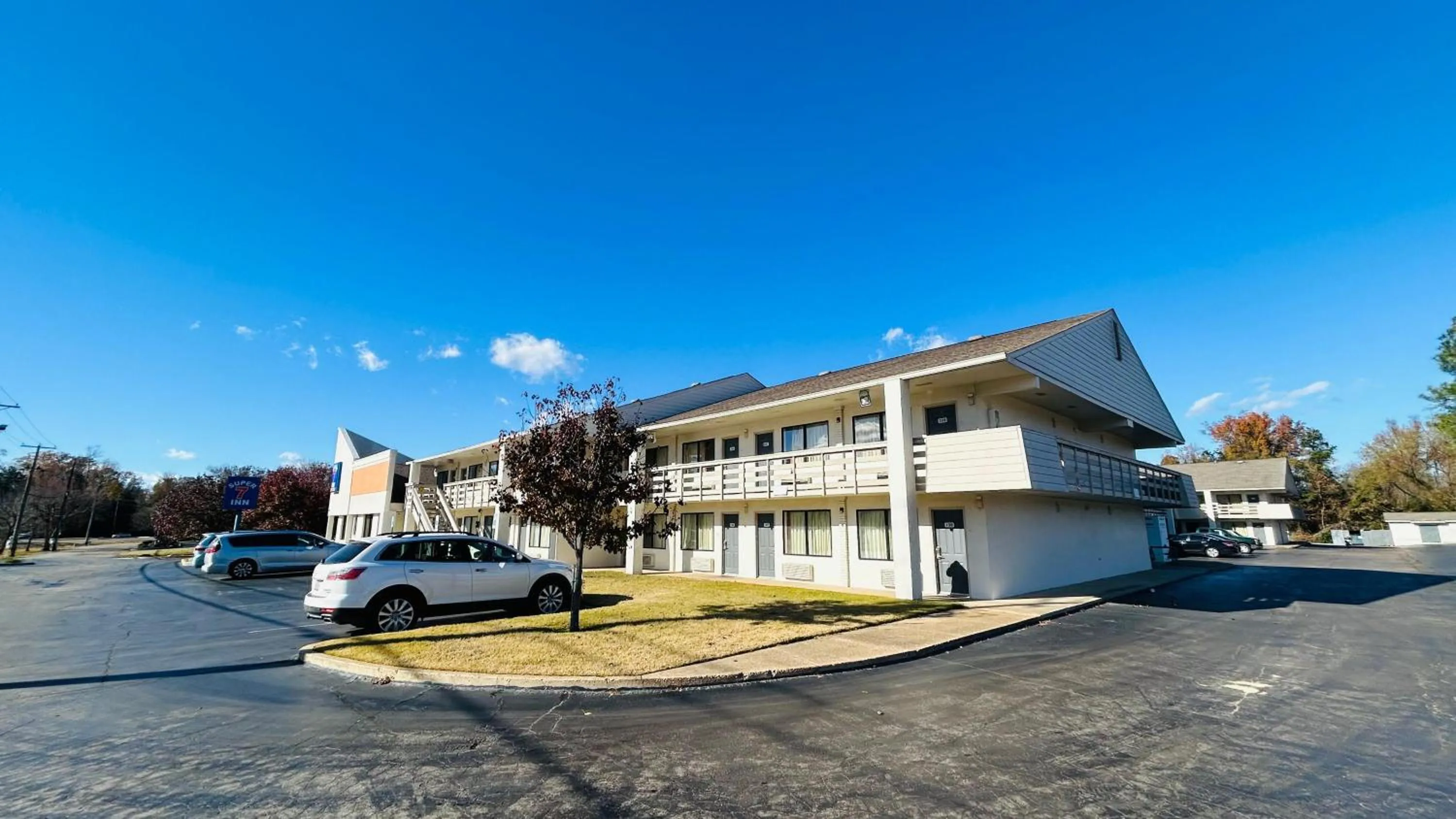 Facade/entrance in Super 7 Inn Tupelo