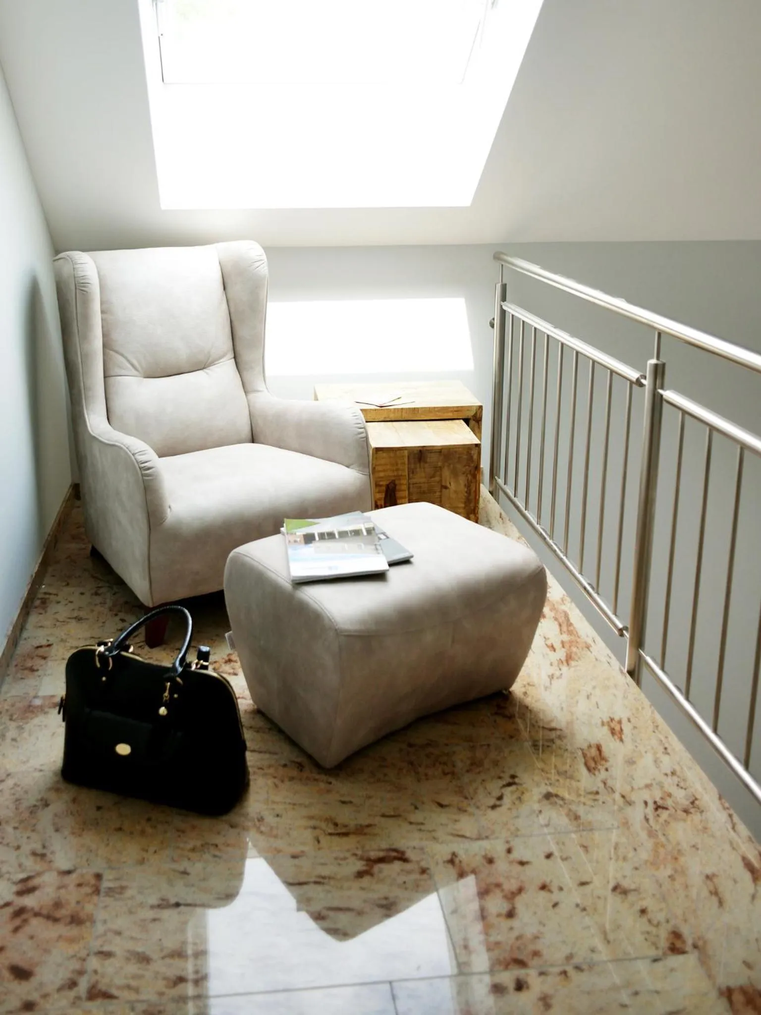 Living room in R & J Hotel