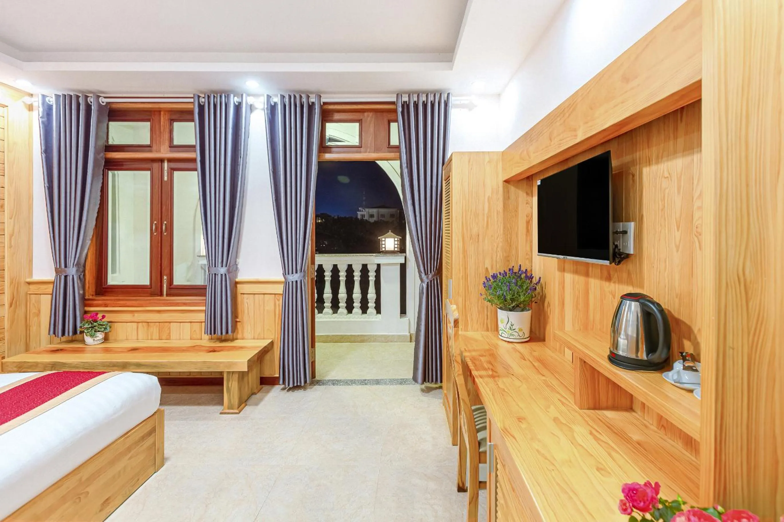 TV and multimedia, Bed in Ngọc Sang 1 Hotel