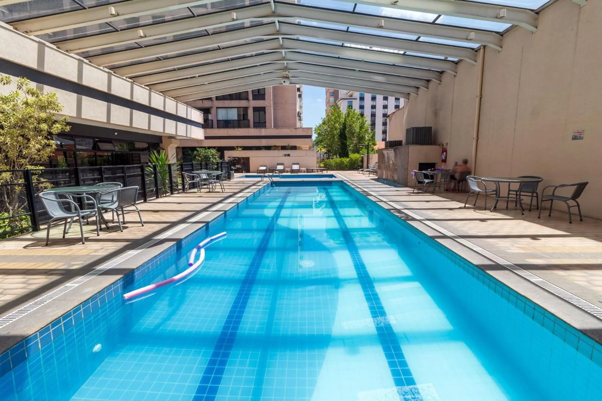 Swimming pool in LFlats no Hotel Aeroporto Congonhas