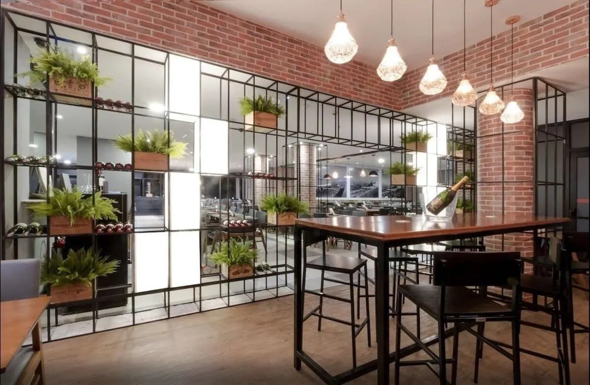 Restaurant/places to eat in LFlats no Hotel Aeroporto Congonhas