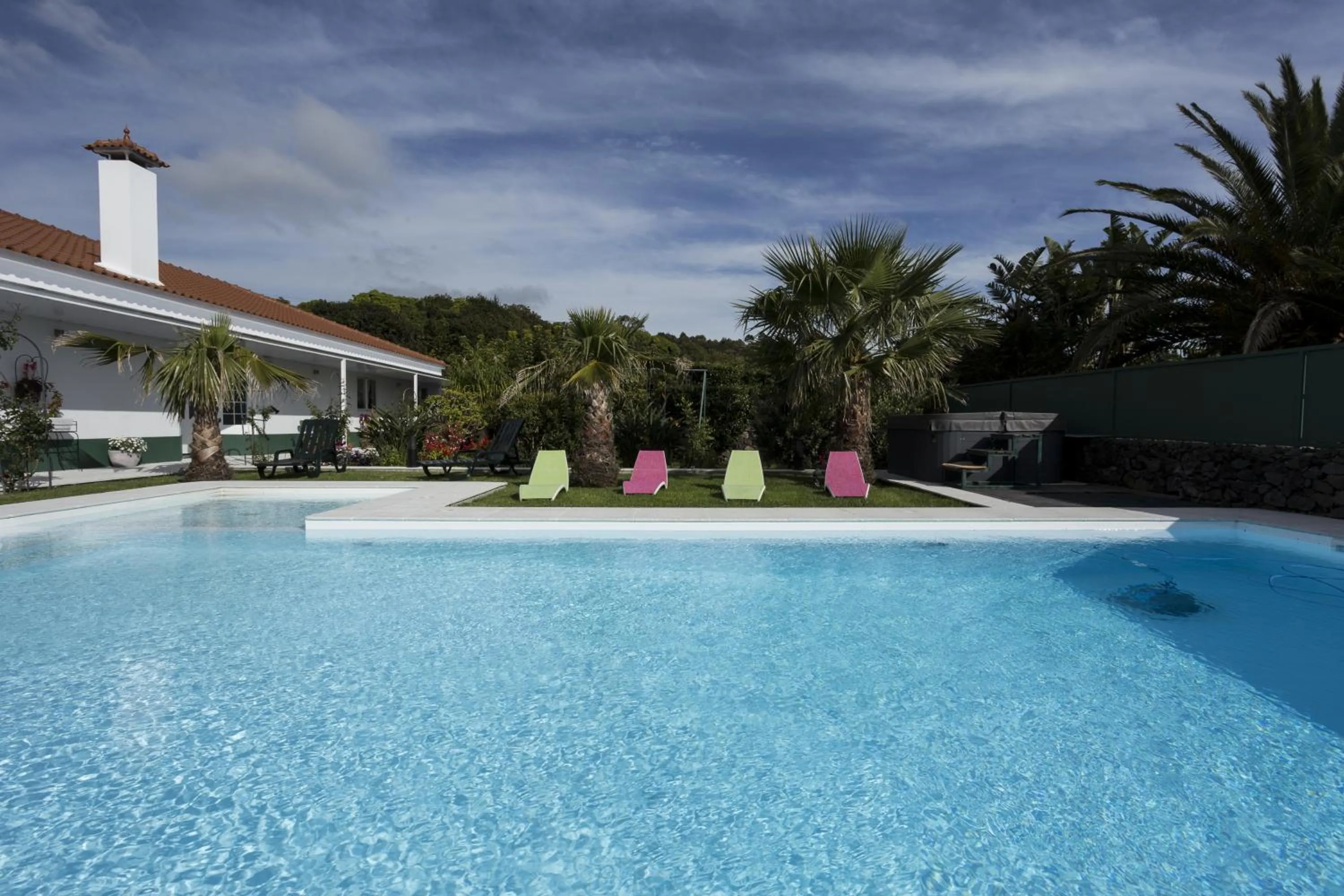 Garden view in Quinta de Santa Bárbara Casas Turisticas
