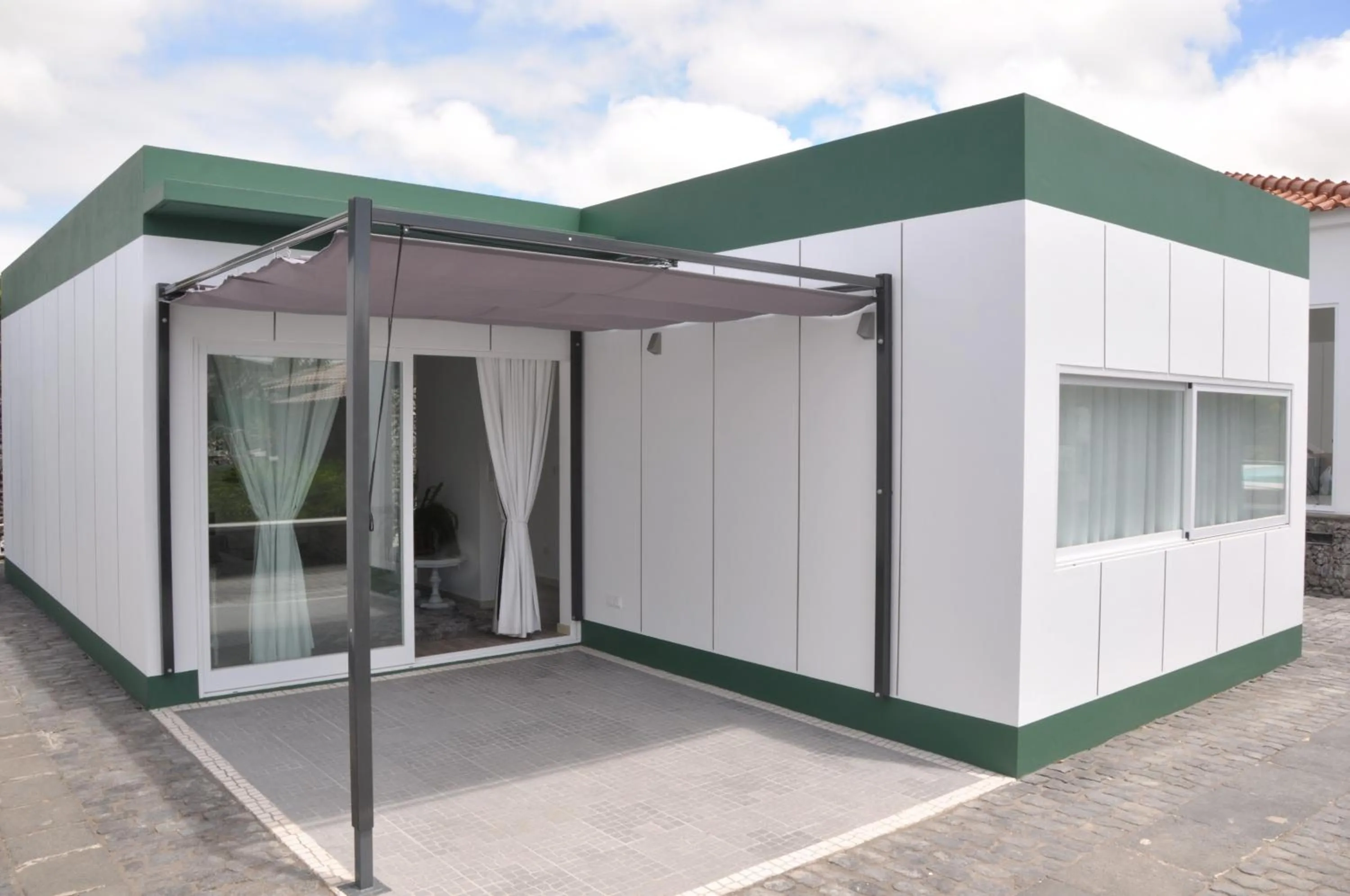 Property building in Quinta de Santa Bárbara Casas Turisticas