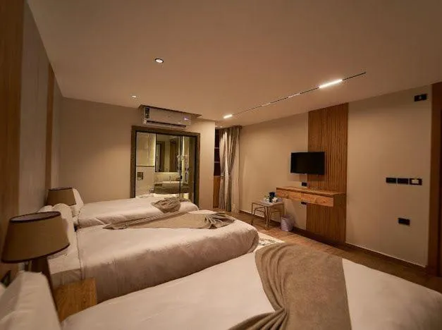 Photo of the whole room, Bed in Gold's Pyramids Hotel