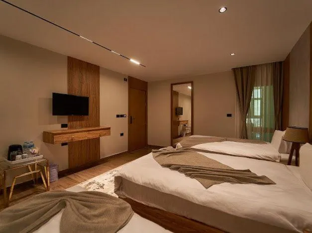 TV and multimedia, Bed in Gold's Pyramids Hotel