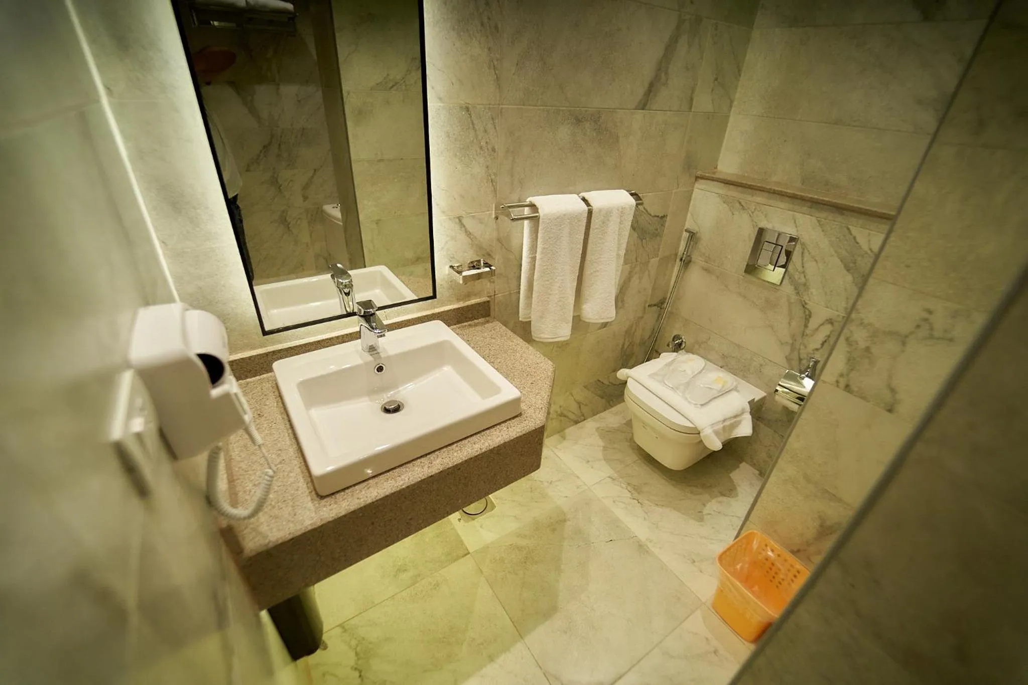 Shower in Gold's Pyramids Hotel