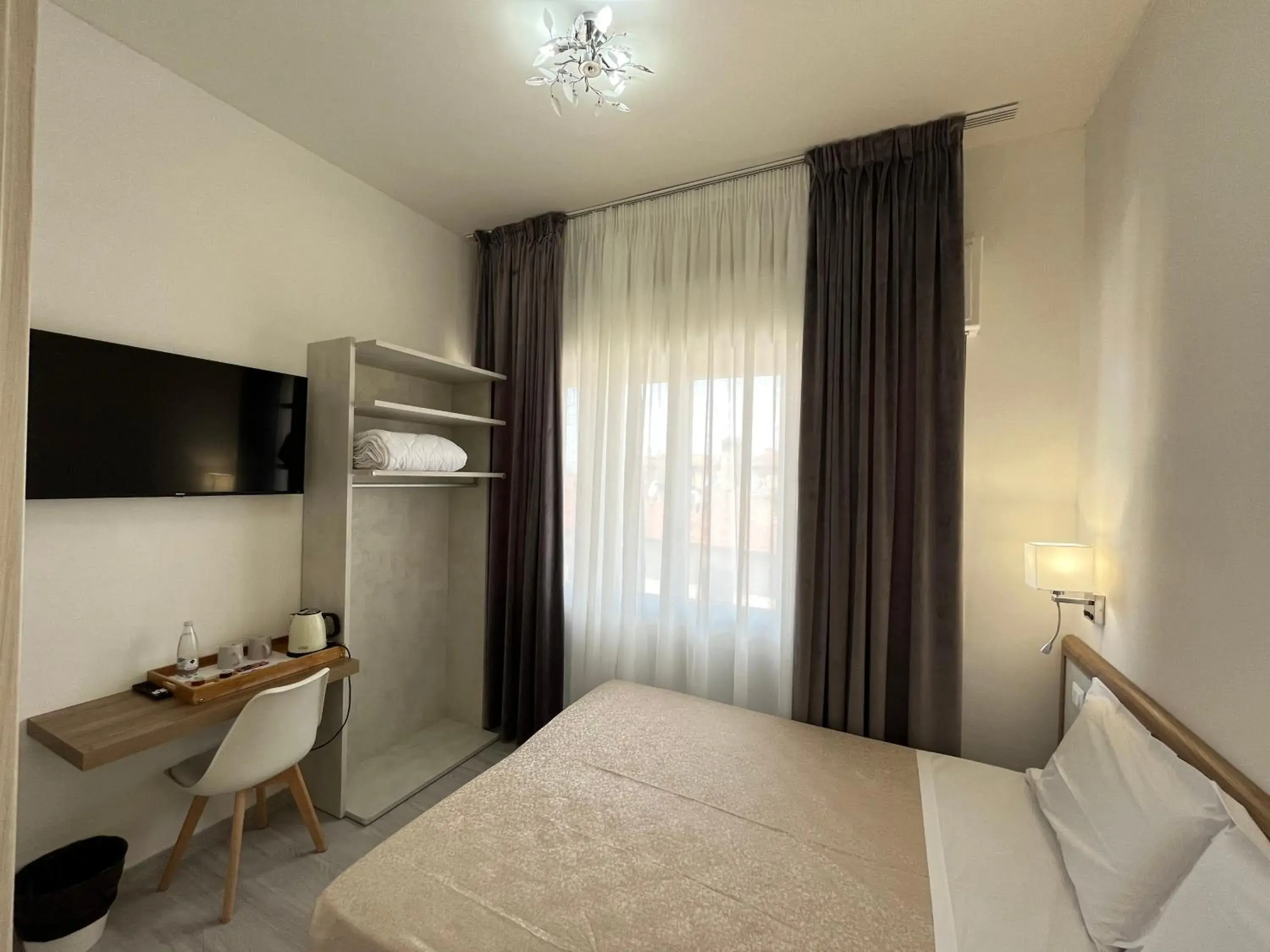 Double or Twin Room with City View in Affittacamere Sunset House Double or Twin Room with City View in Affittacamere Sunset House