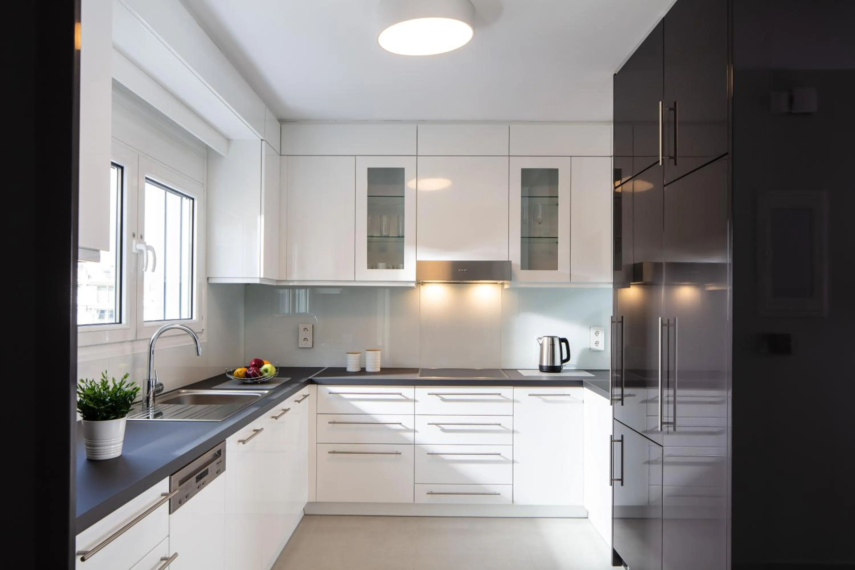 Kitchen or kitchenette in Piccadilly House