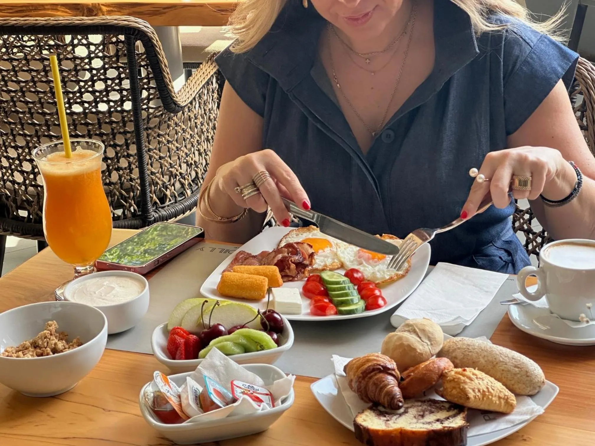 Breakfast in Piccadilly House