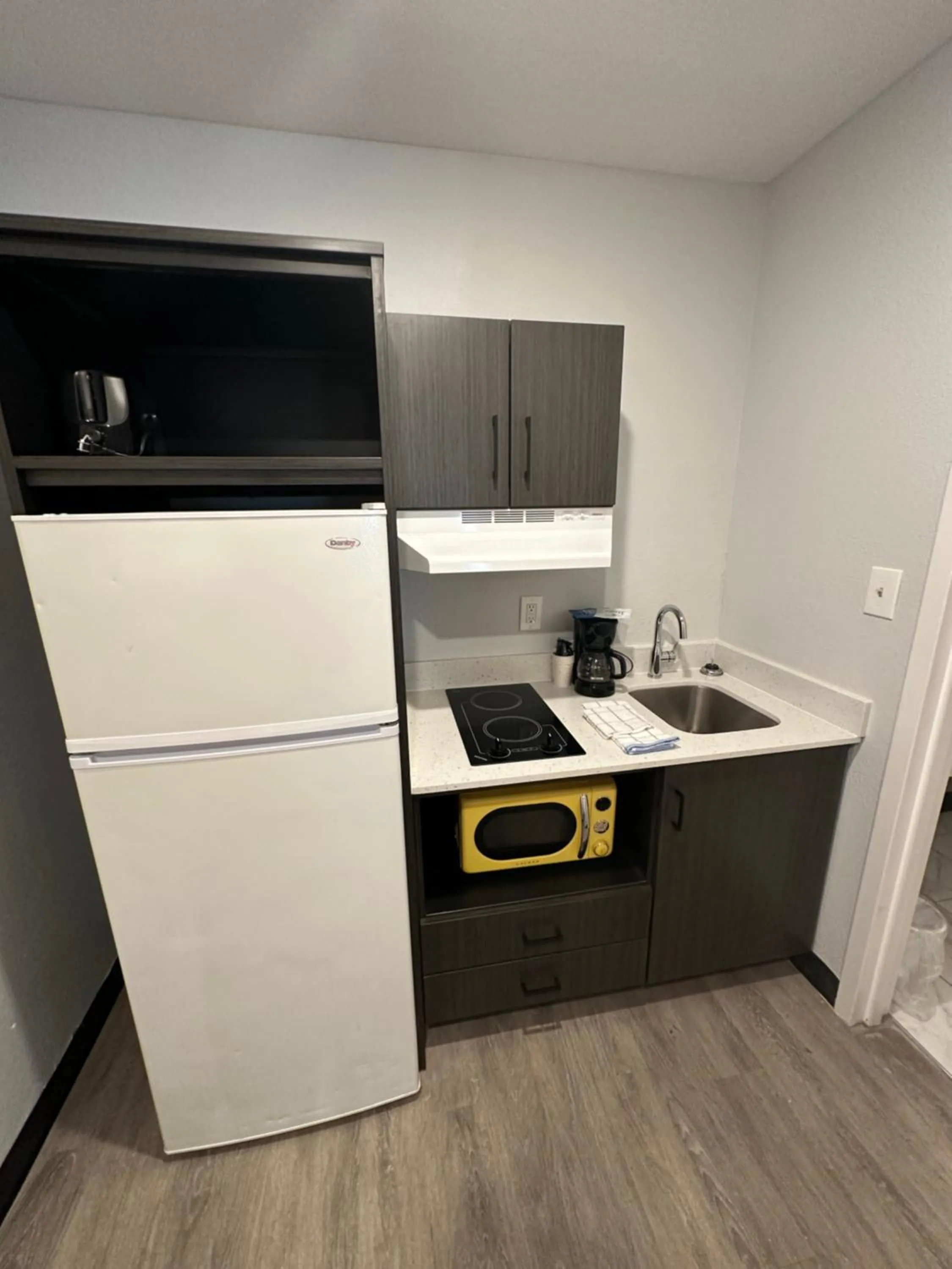 Kitchen or kitchenette in Studio 6 Columbus GA Columbus Airport