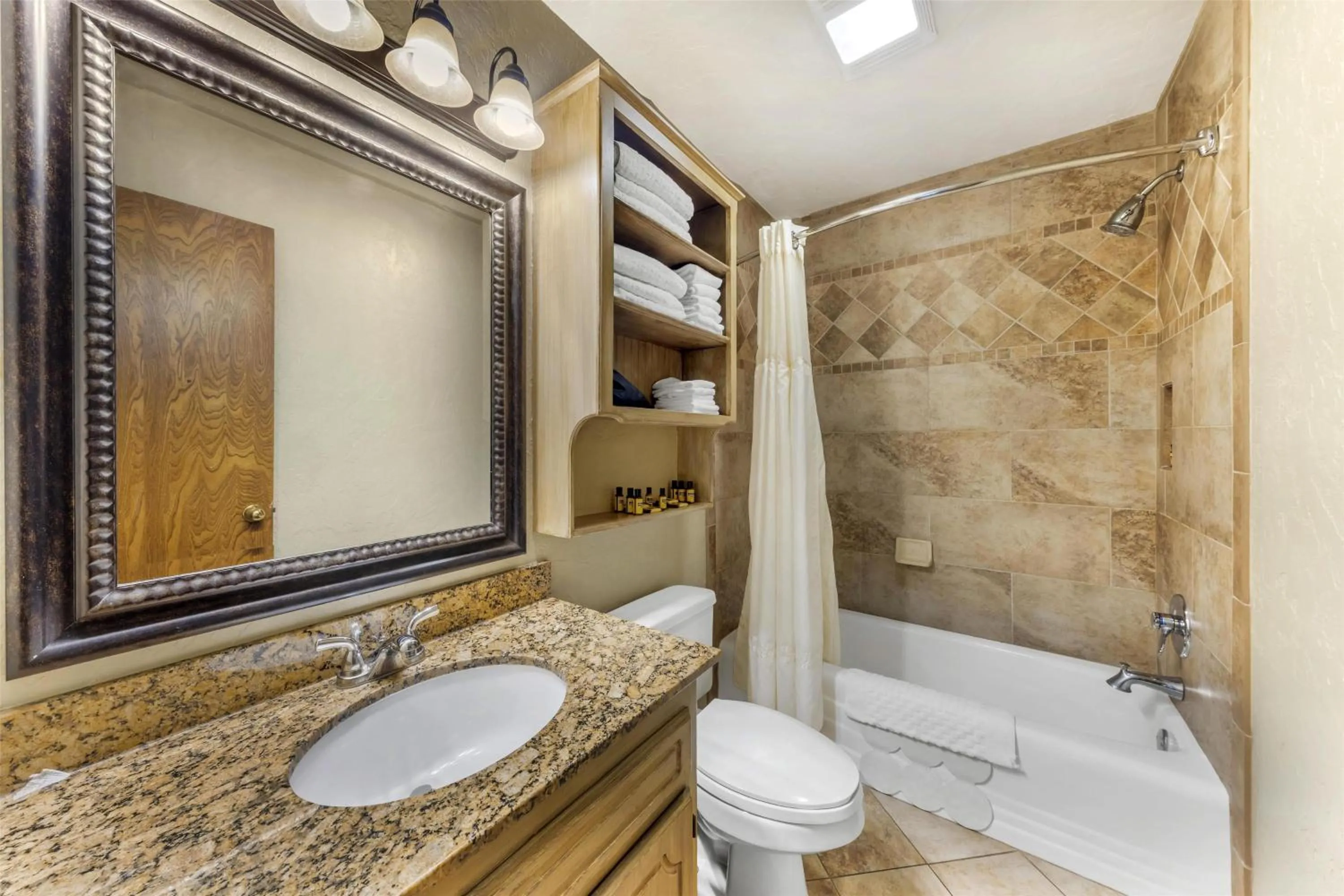 Bathroom in Best Western Plus Weatherford