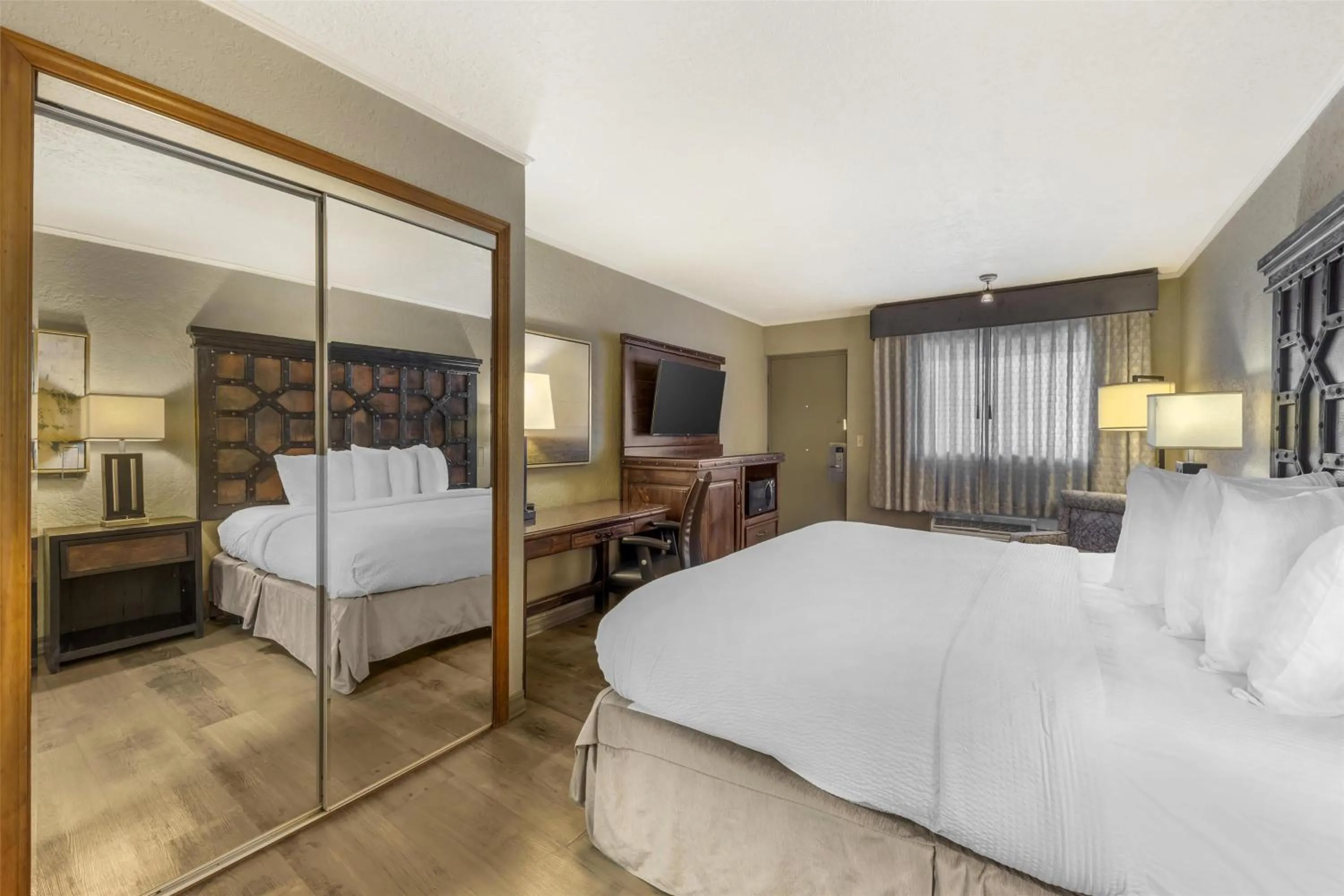 Bedroom, Bed in Best Western Plus Weatherford