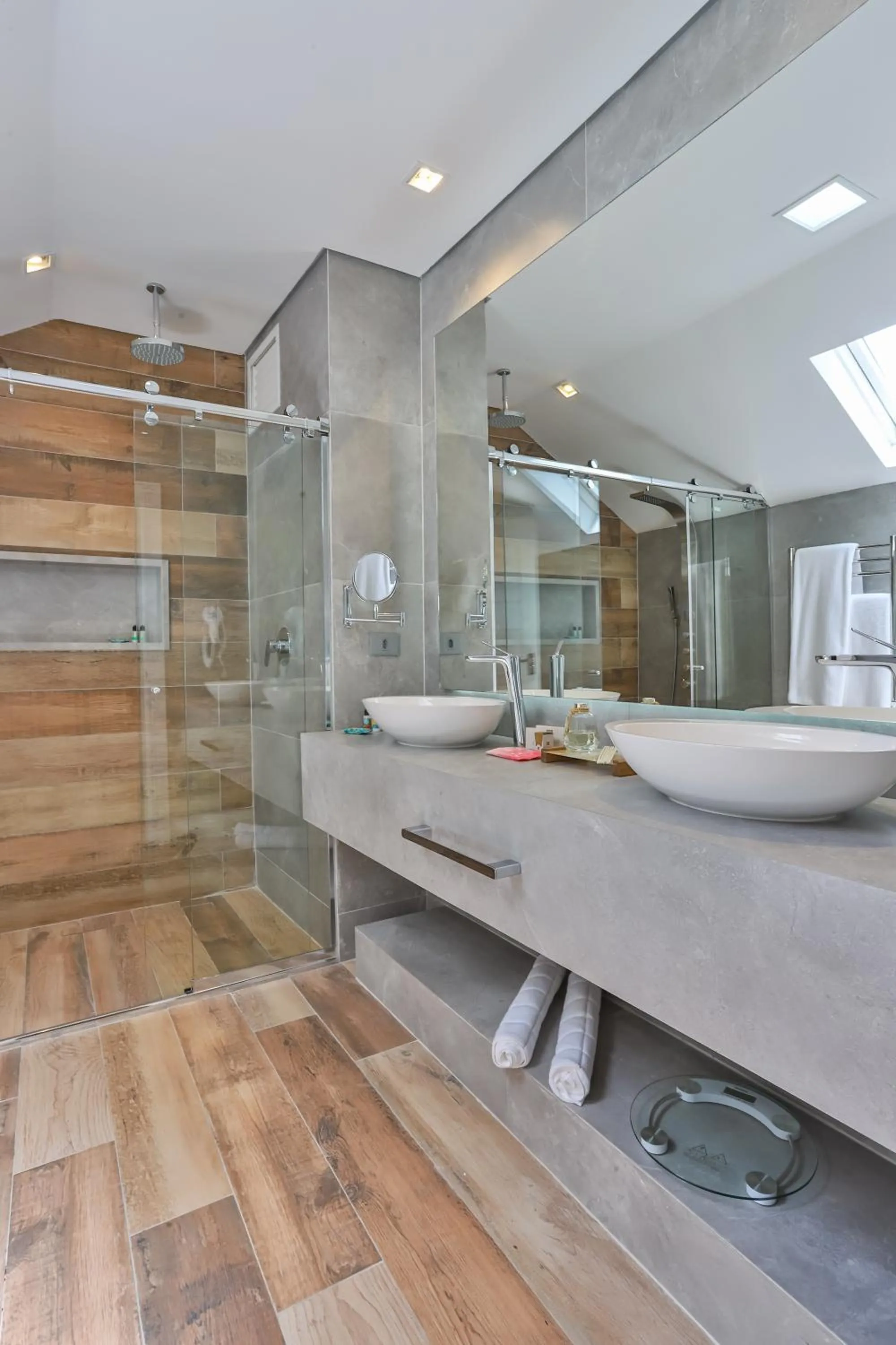 Bathroom in Carballo Hotel & Spa