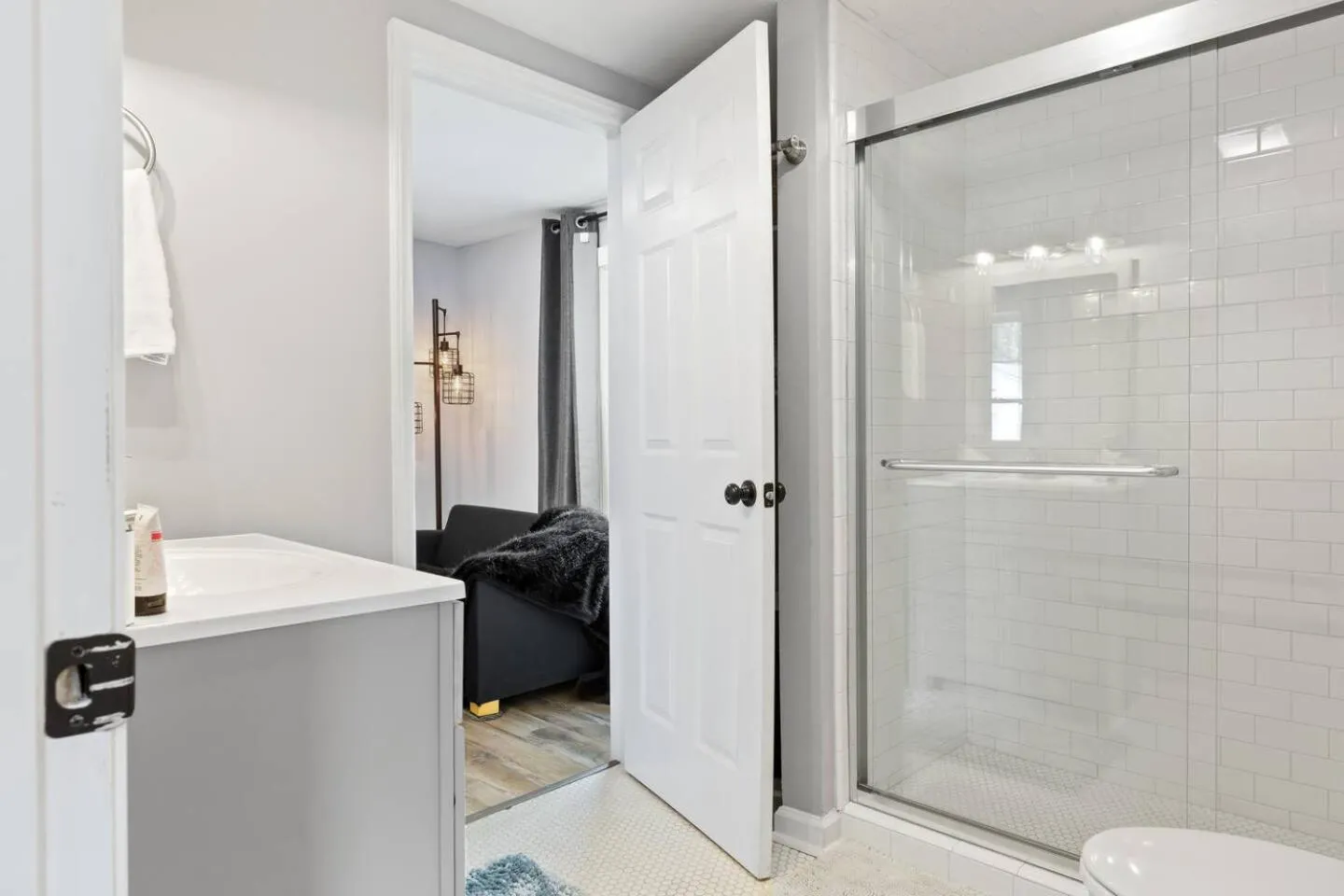 Recently Renovated Chic Durham Farmhouse