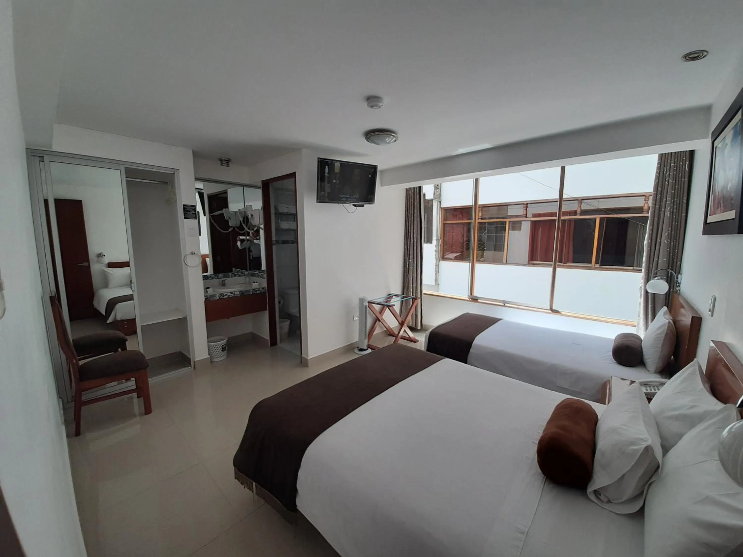 Photo of the whole room, Bed in Flower's House MachuPicchu