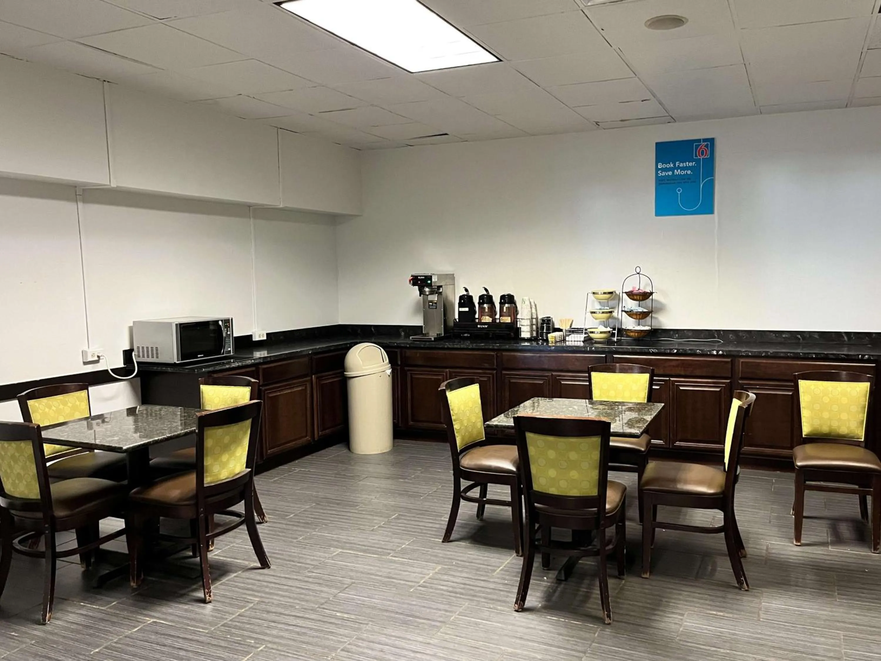 Lobby or reception in Studio 6 Suites Clarion, PA