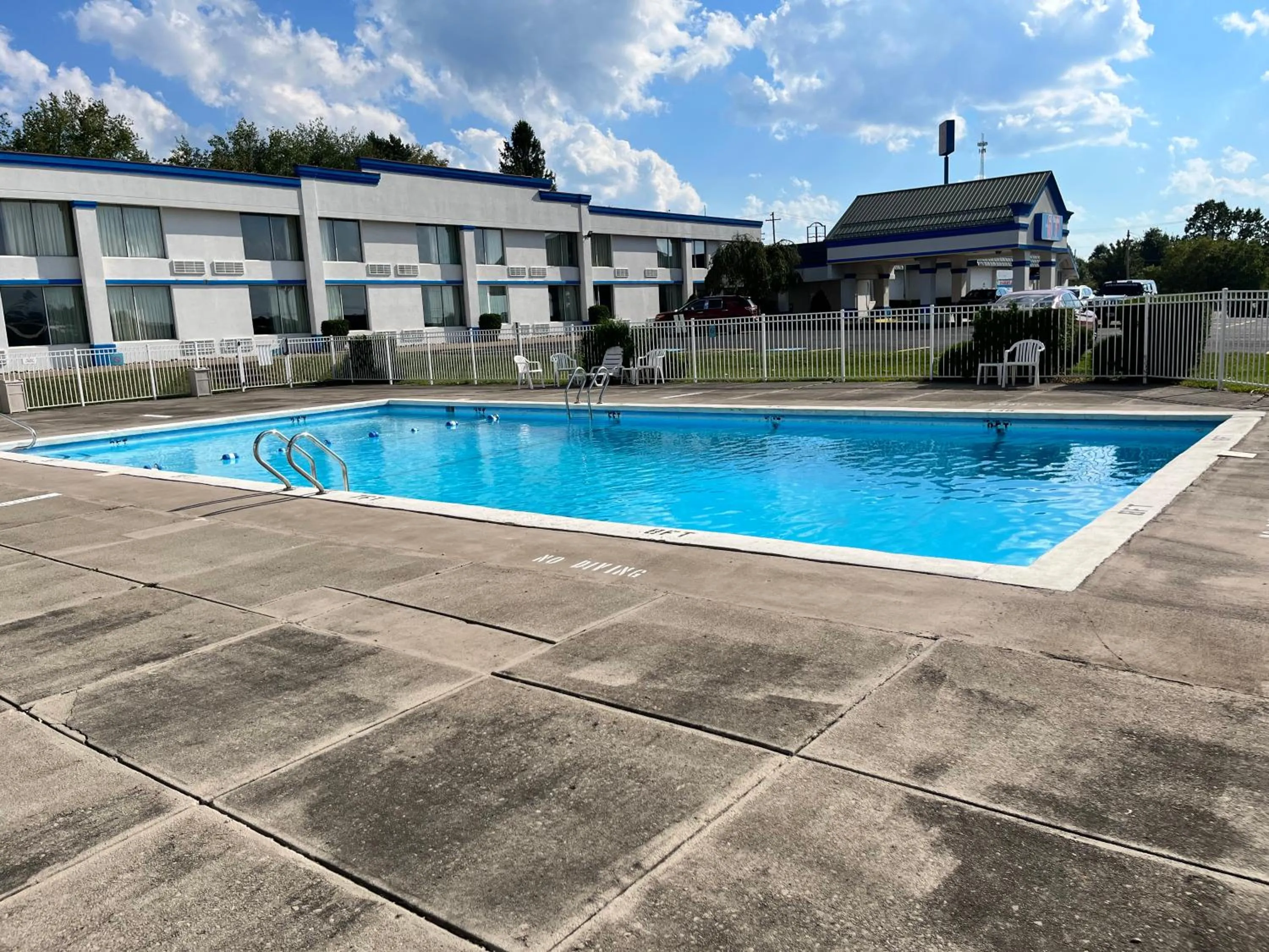 Studio 6 Suites Clarion, PA