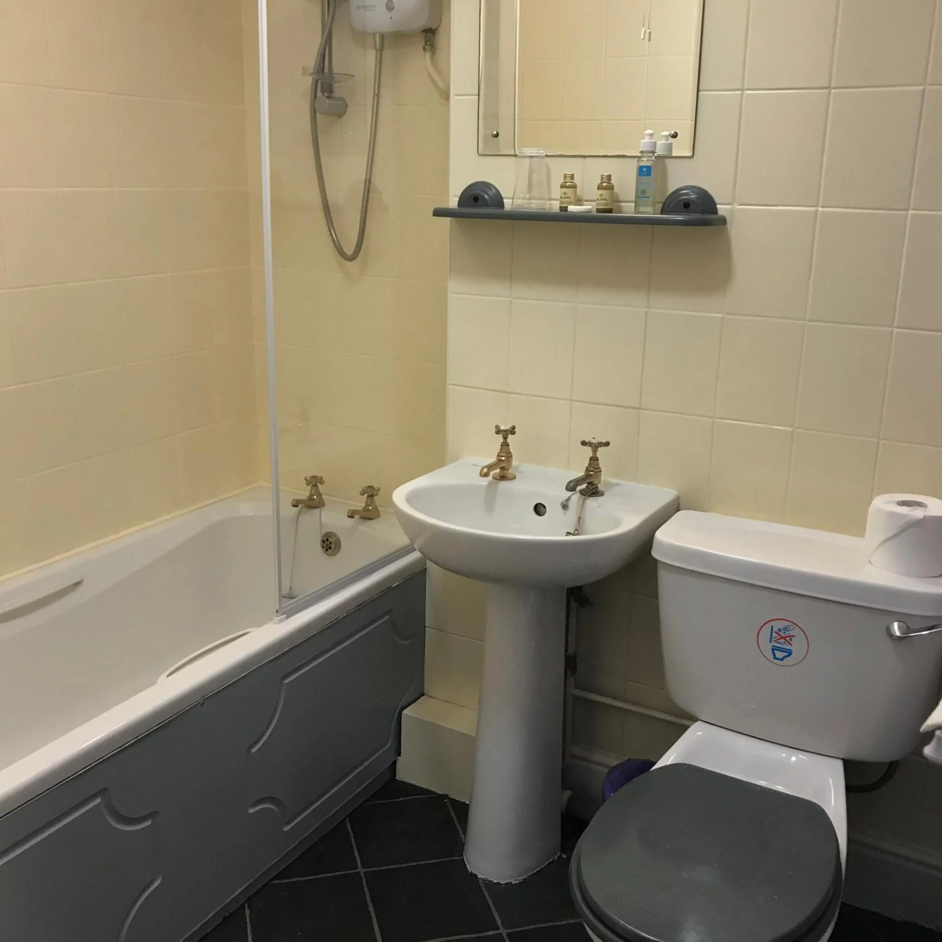 Bathroom in Newcastle House Rothbury