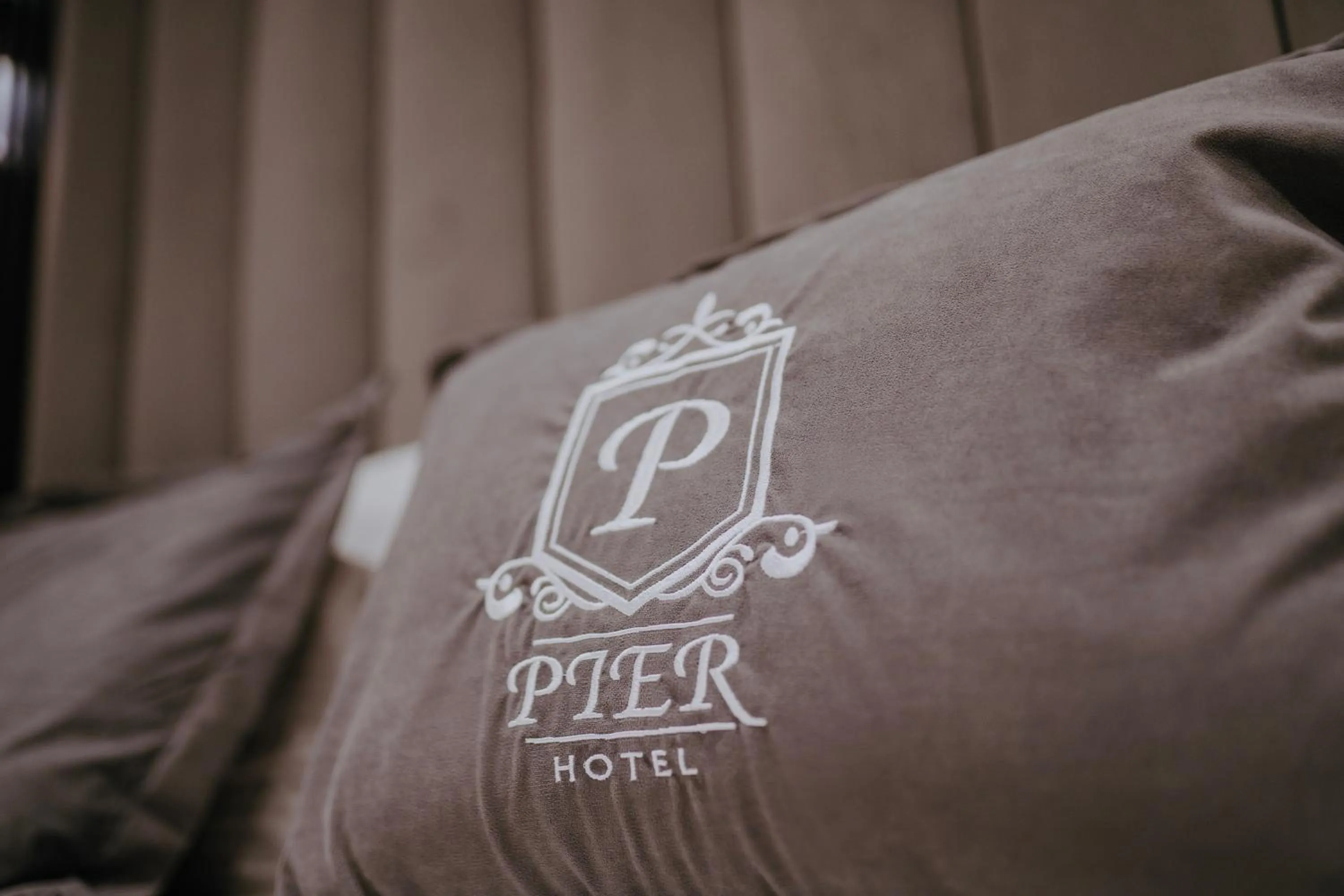 Living room in Pier Hotel