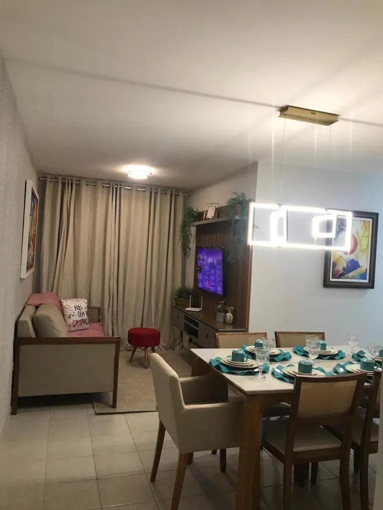 Three-Bedroom Apartment - single occupancy in Ap. Espetacular. À 5 minutos da praia.