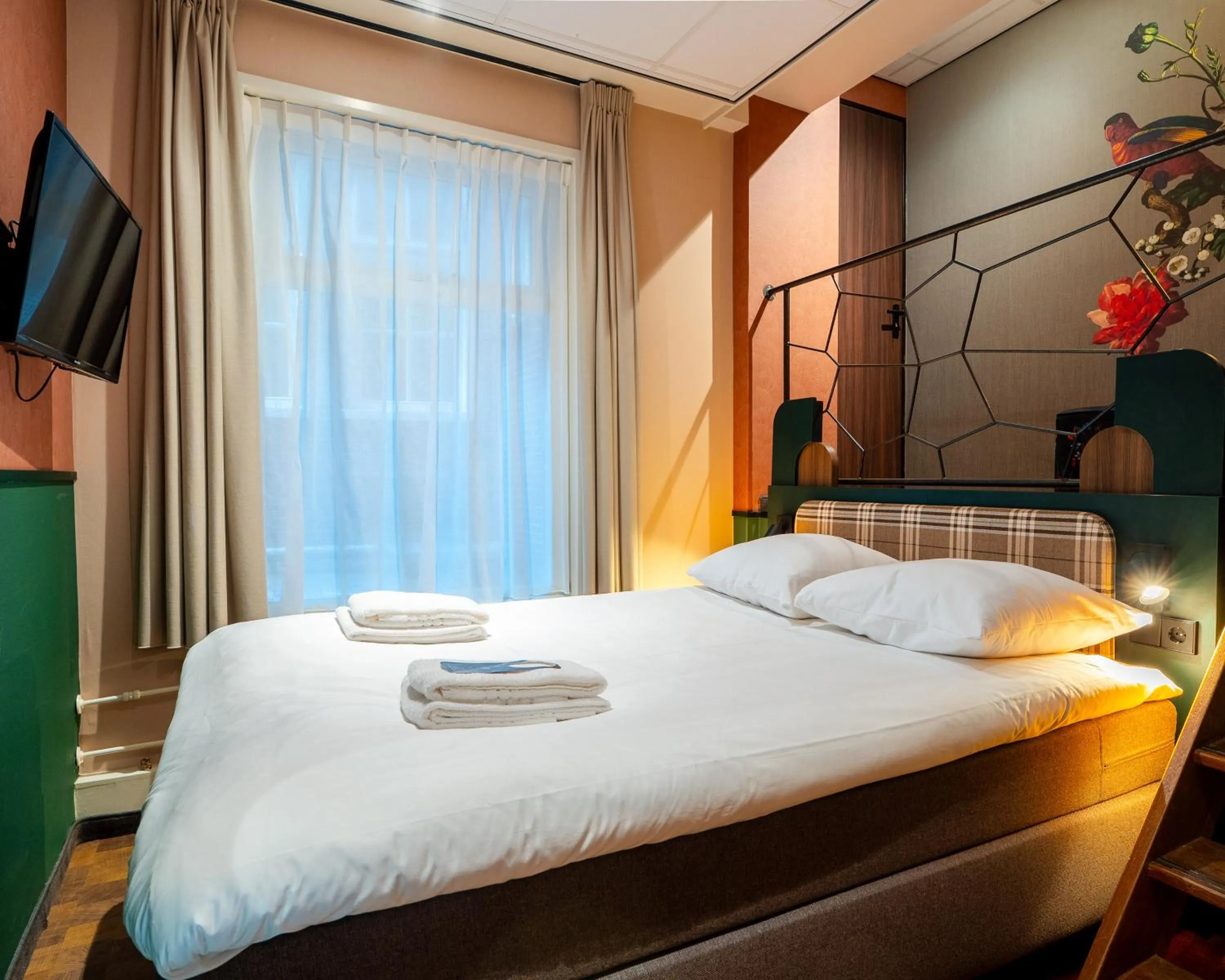 Bedroom, Bed in Martini Hotel