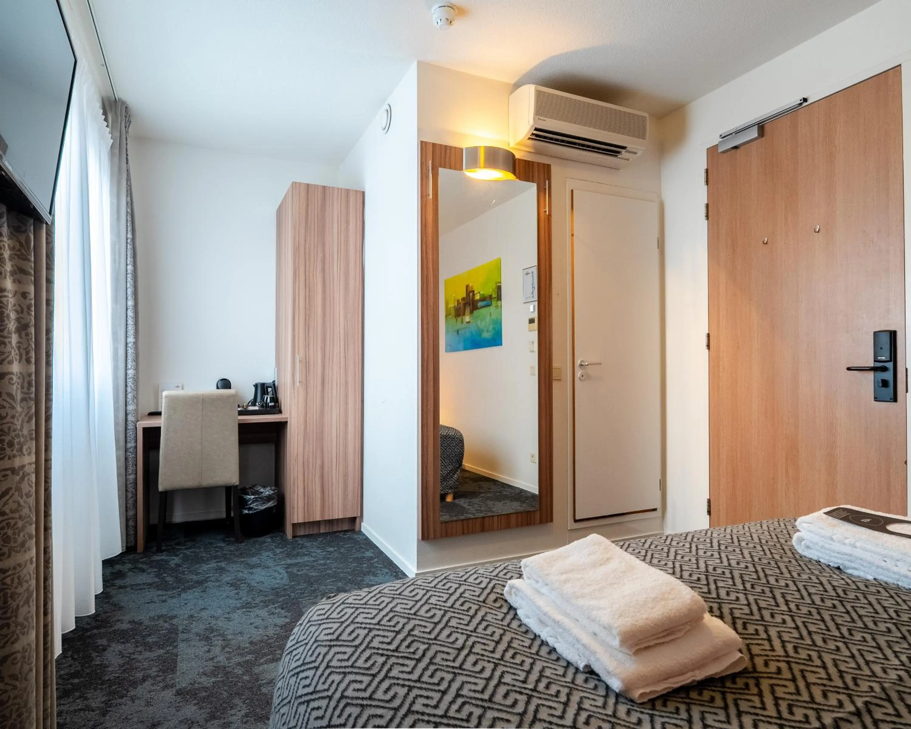 Bedroom, Bed in Martini Hotel