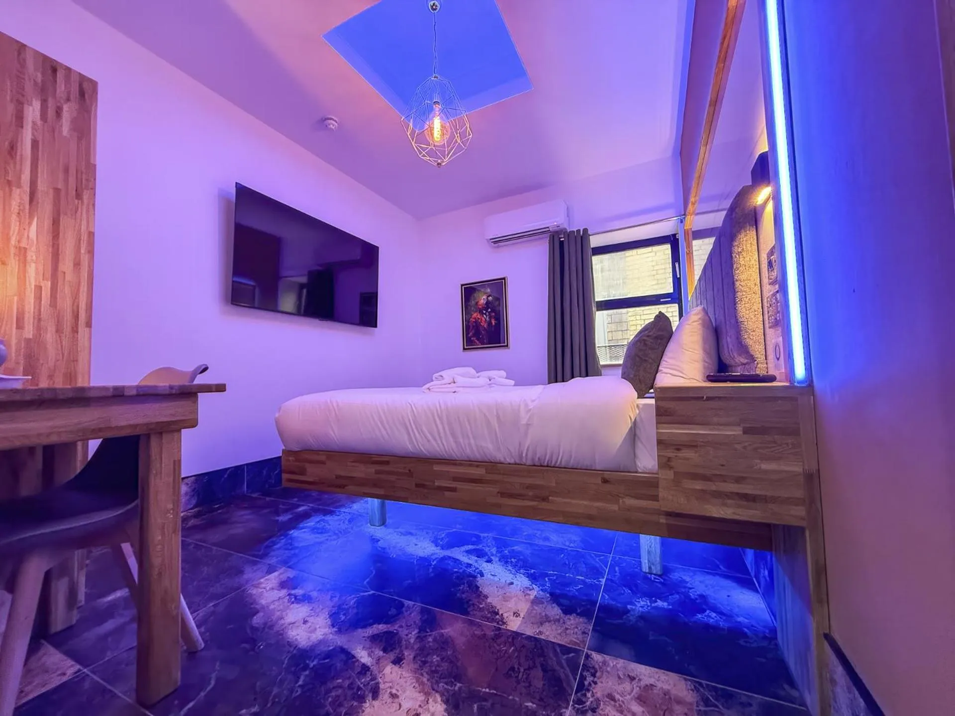 Bedroom, Bed in The Arundell Hotel