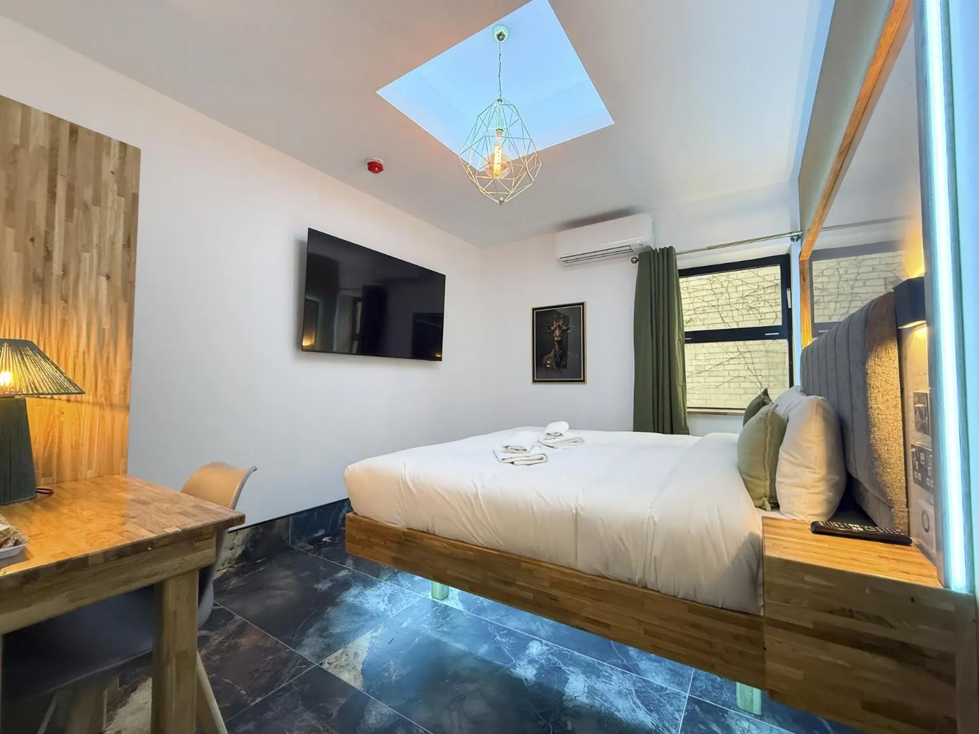 Bedroom, Bed in The Arundell Hotel