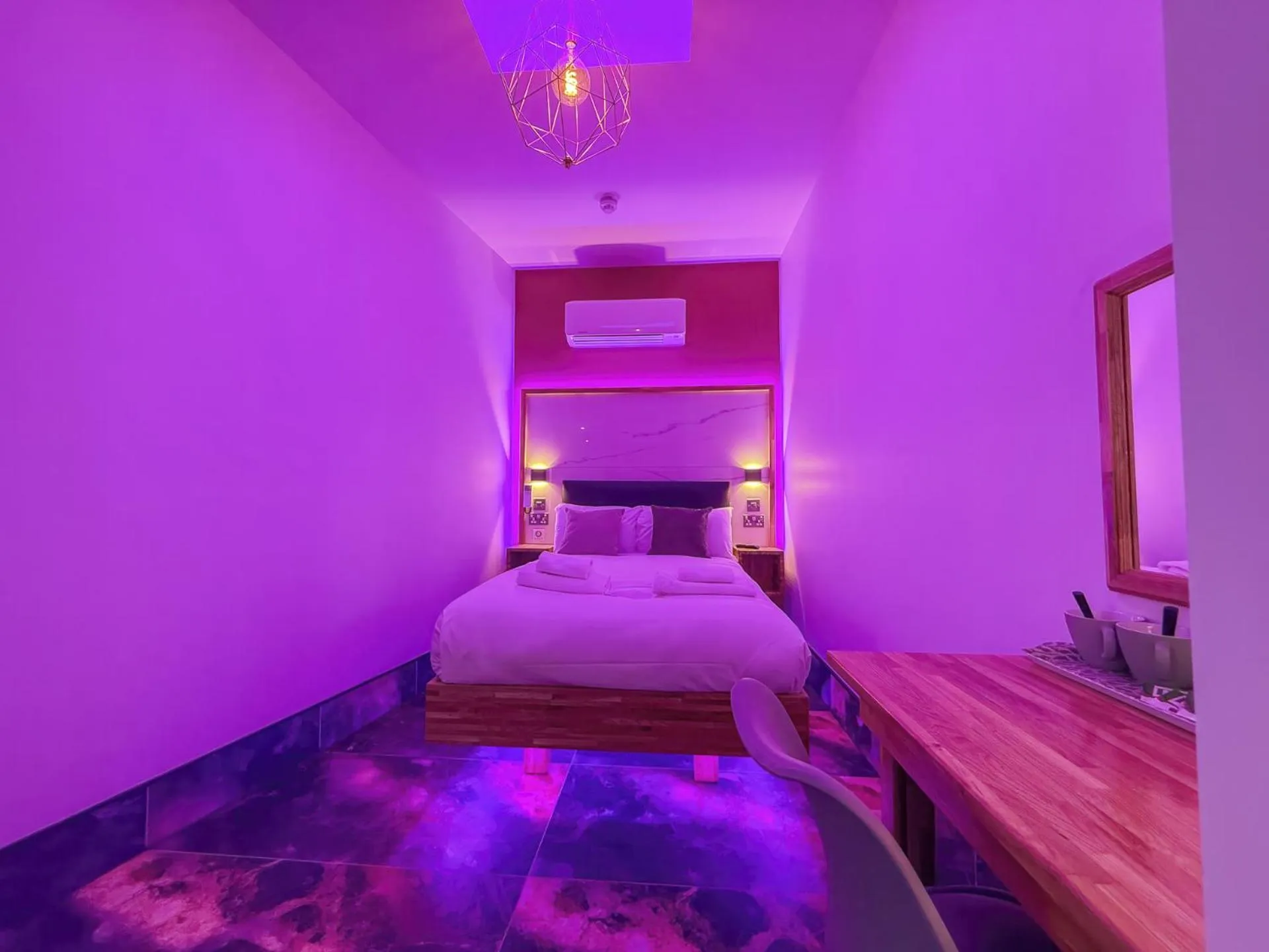 Bedroom, Bed in The Arundell Hotel