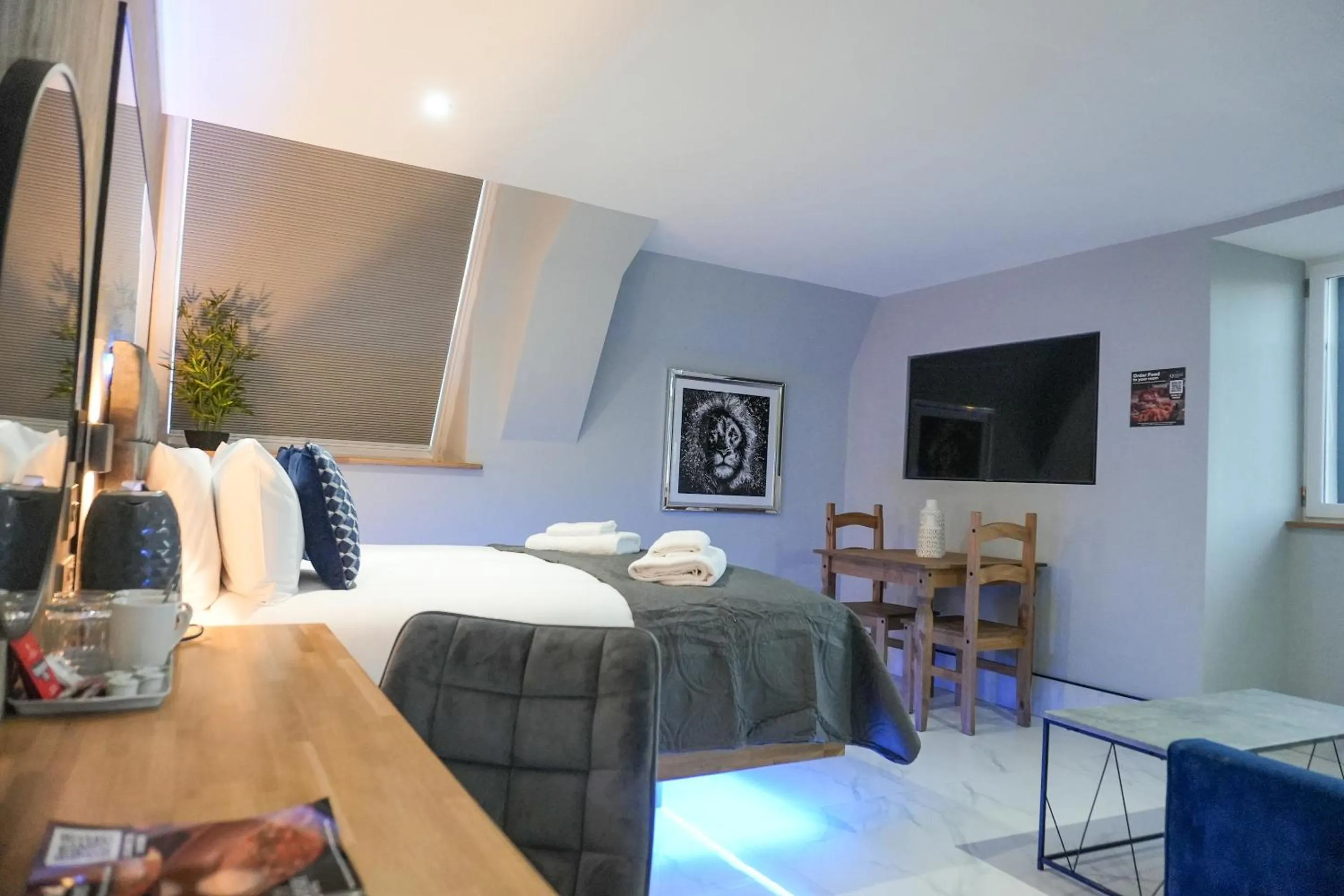 Bedroom, Bed in The Arundell Hotel