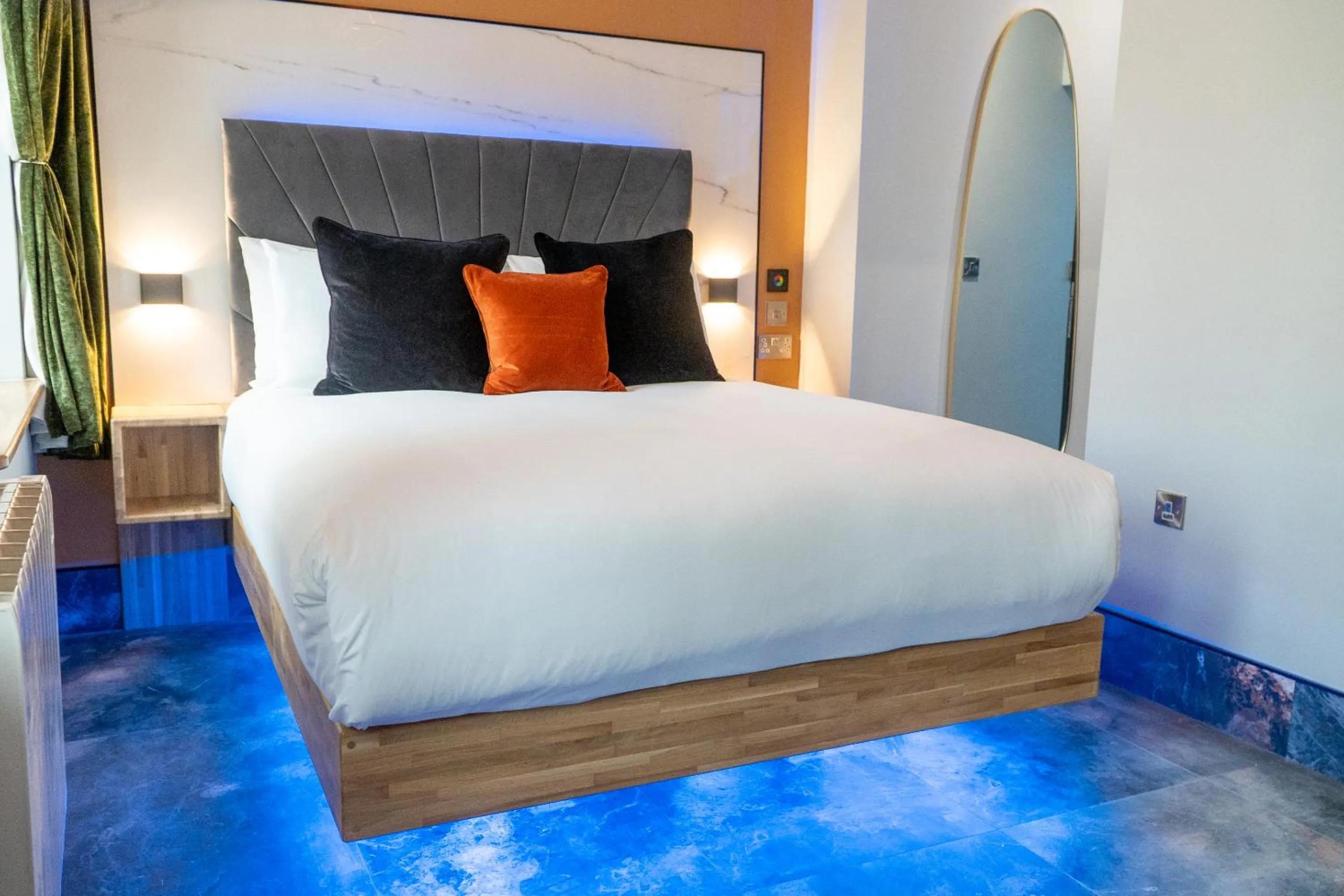 Bedroom, Bed in The Arundell Hotel