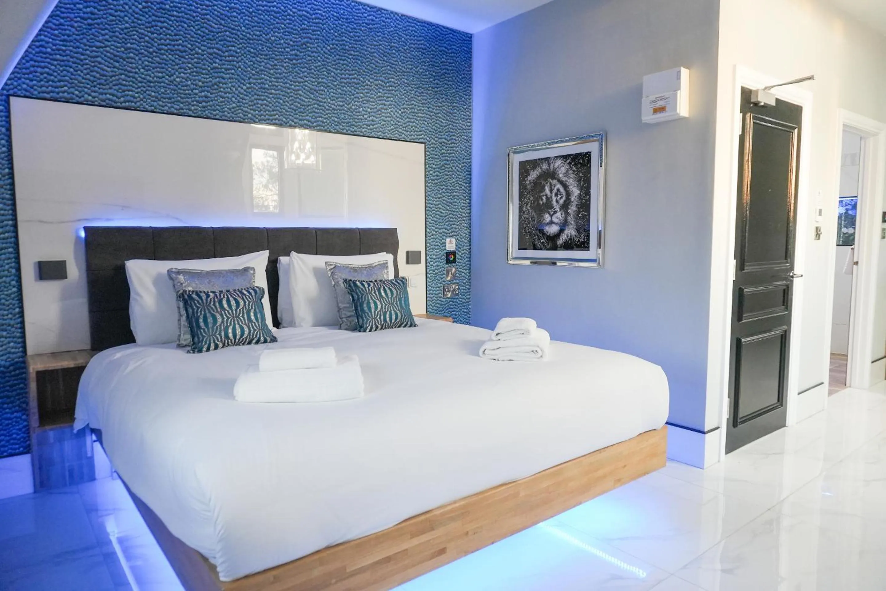 Bedroom, Bed in The Arundell Hotel