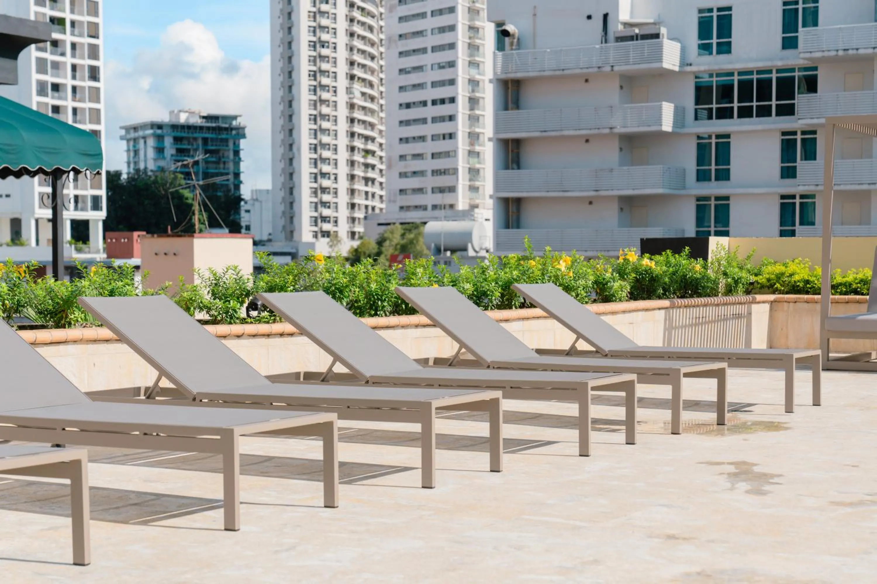 Swimming pool in Waymore Hotel Spa & Casino