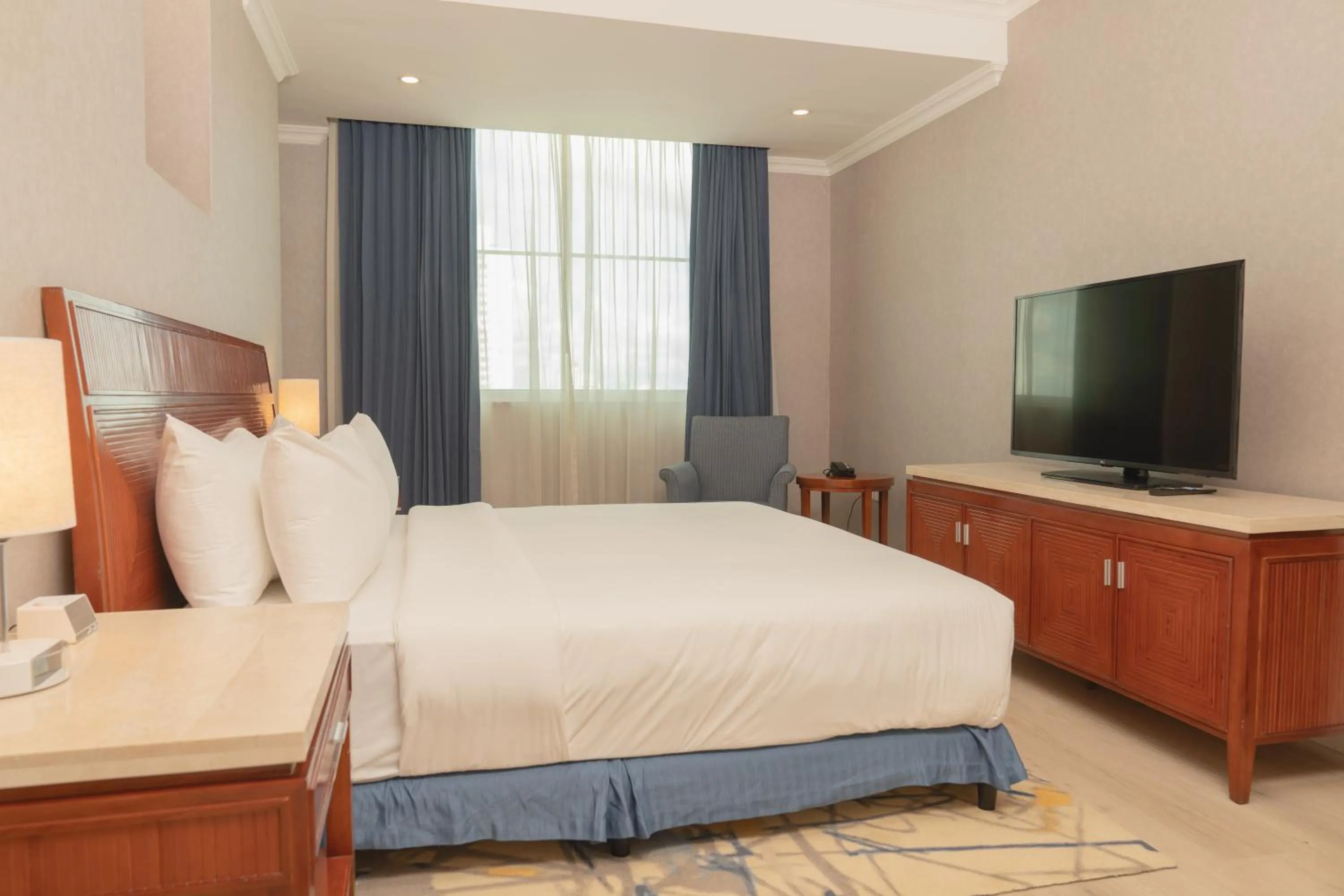 Bed in Waymore Hotel Spa & Casino