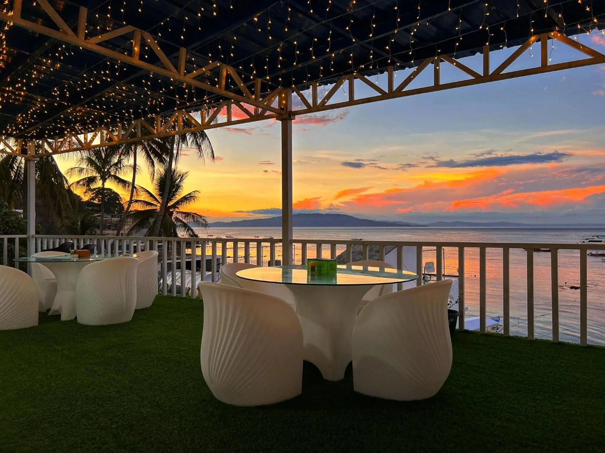 Restaurant/places to eat in Lucky Tito PG Dive Resort