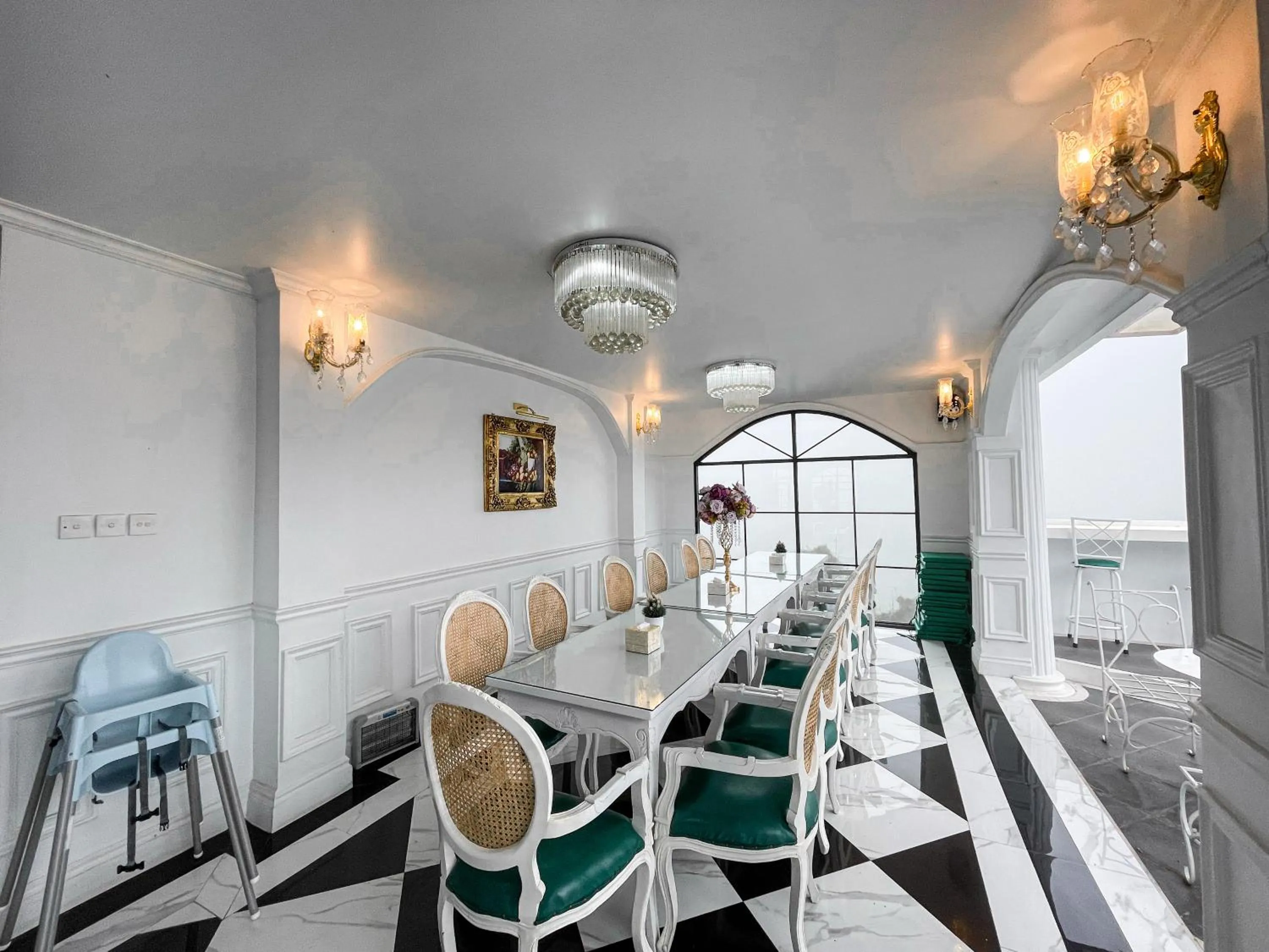 Restaurant/places to eat in Casa Rani Hotel & Restaurant