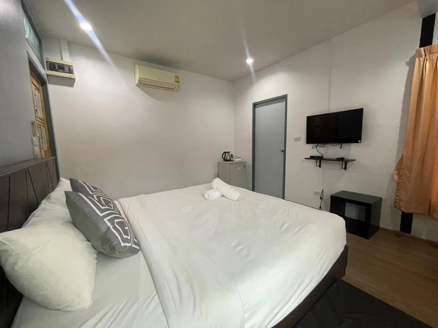 Communal lounge/ TV room, Bed in Suptara Resort