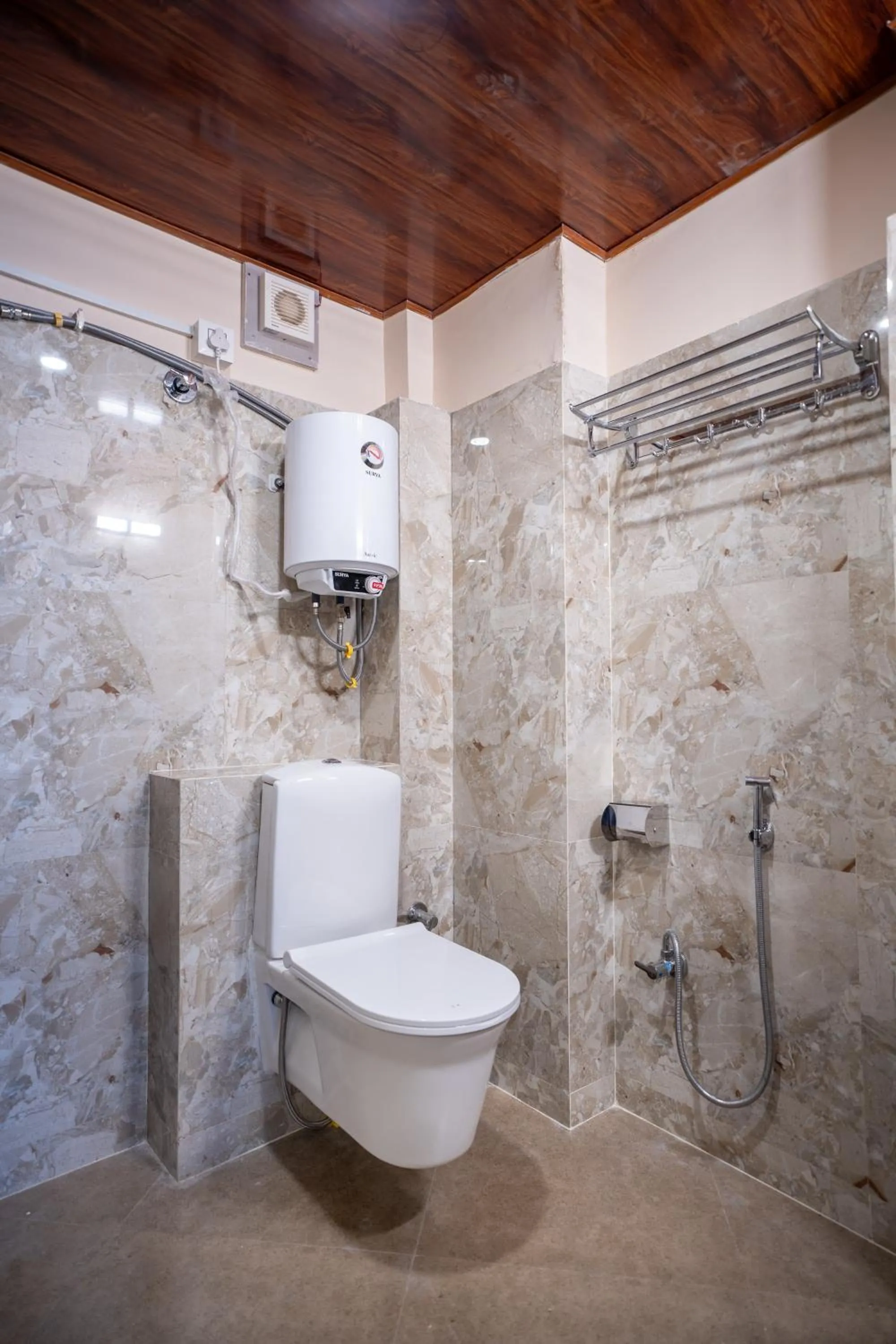 Bathroom in Muscatel Stardust - Chowrasta Mall Road