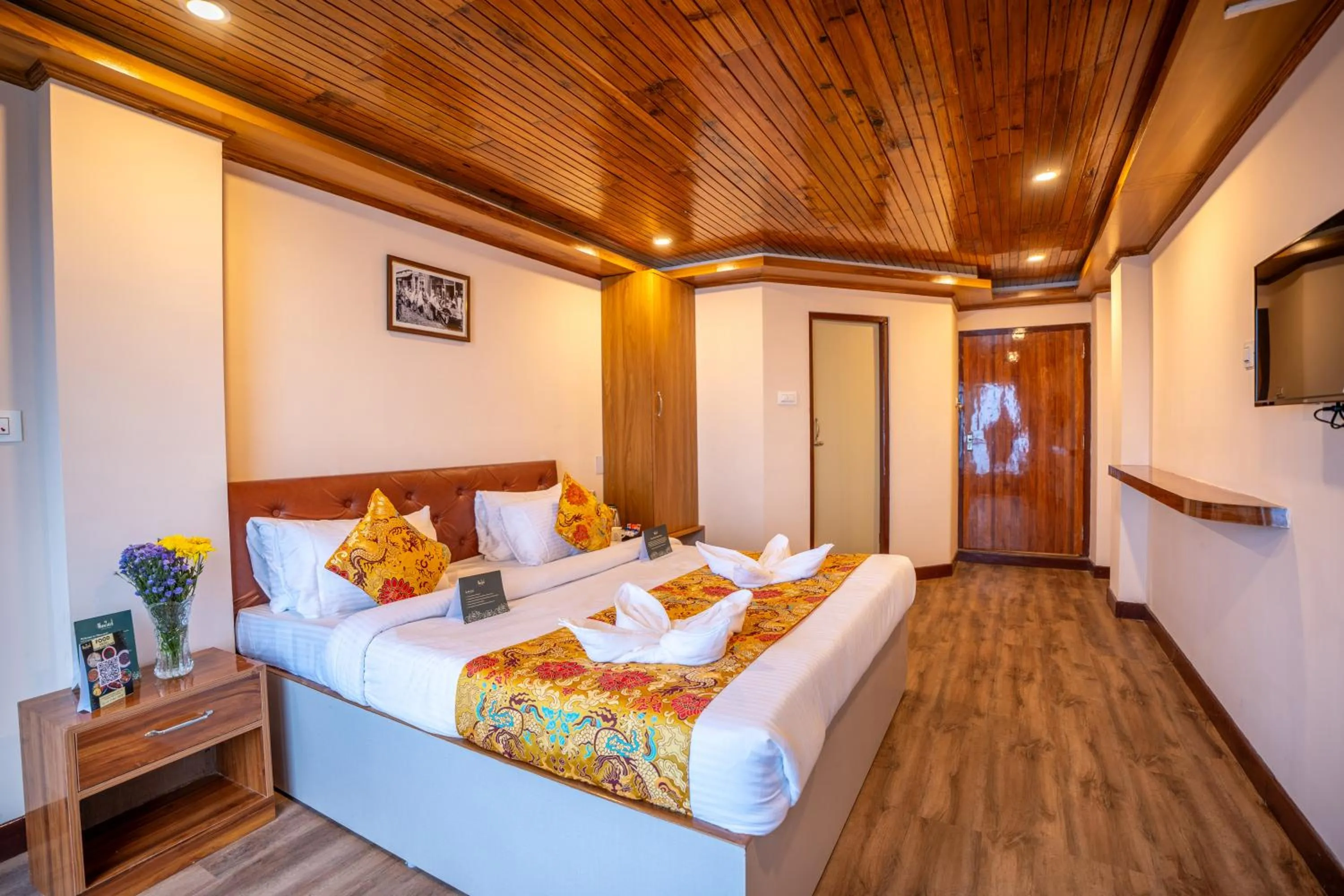 Bed in Muscatel Stardust - Chowrasta Mall Road