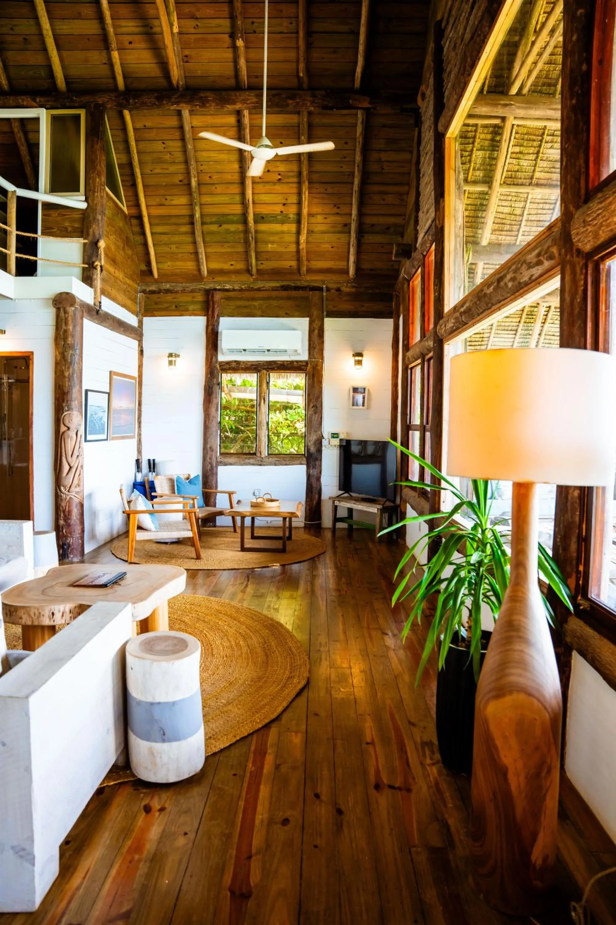 TV and multimedia in The Overhang