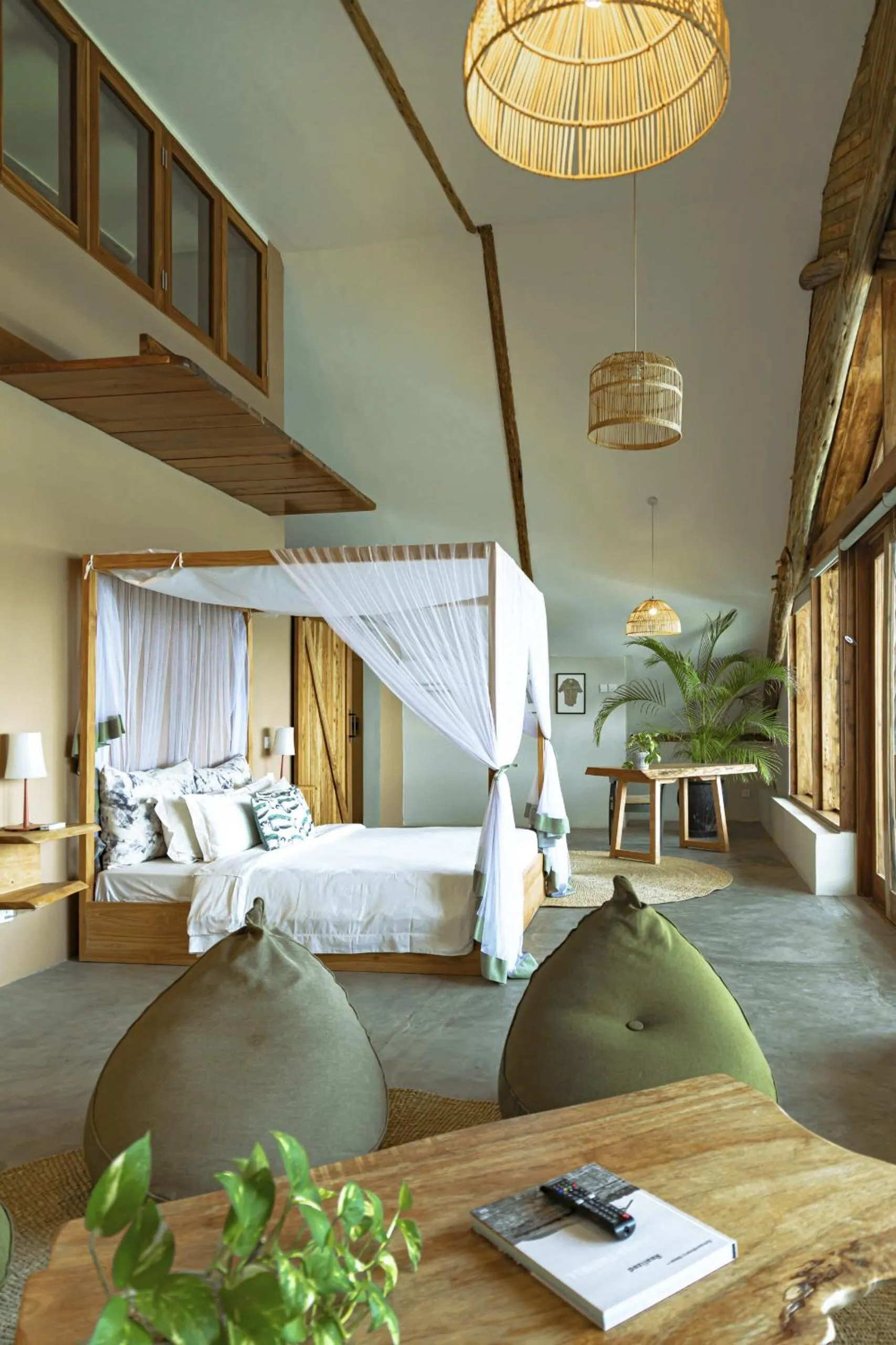 Kitchen or kitchenette, Bed in The Overhang