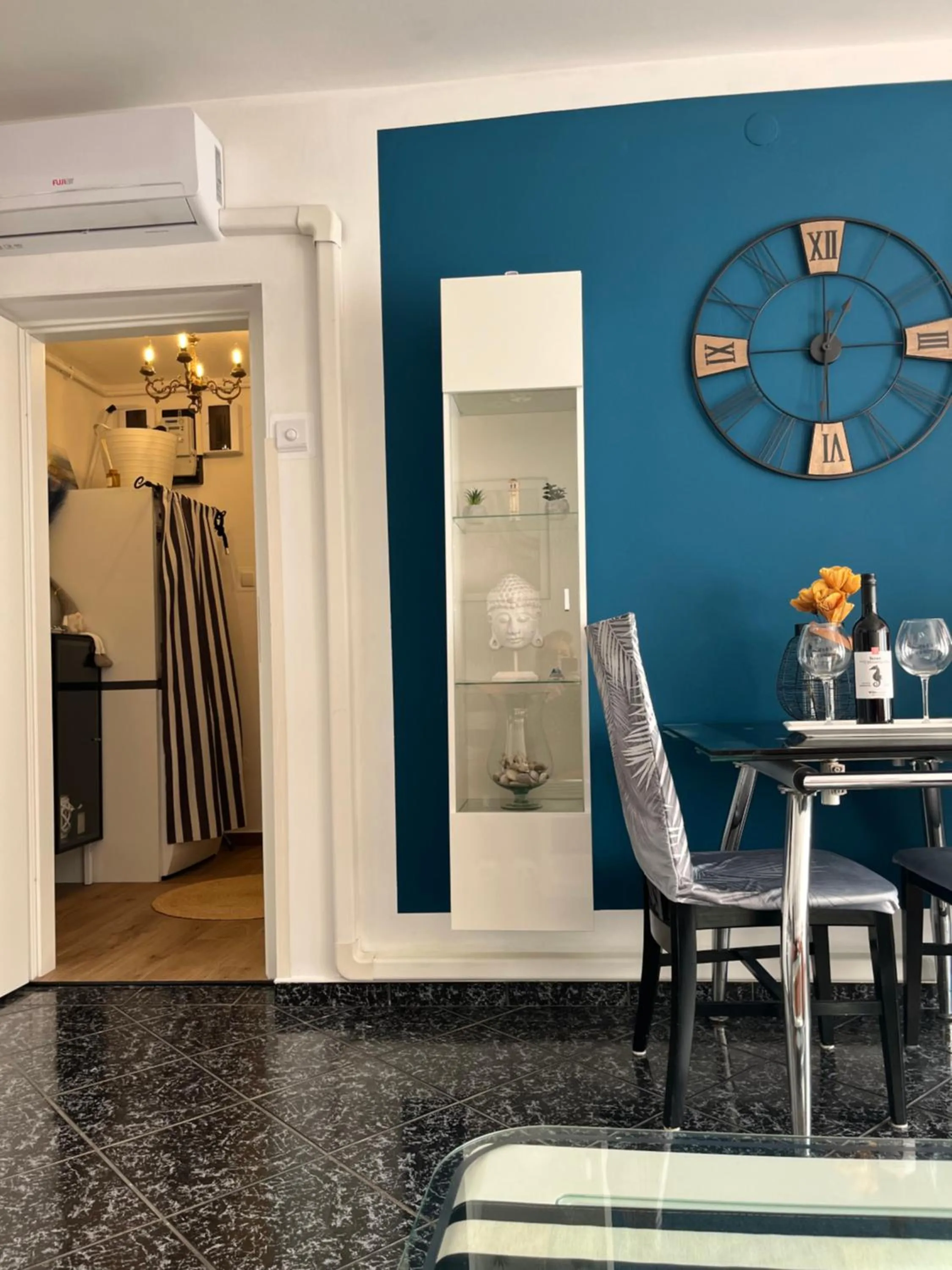 Living room in City apartment Blue Vibes