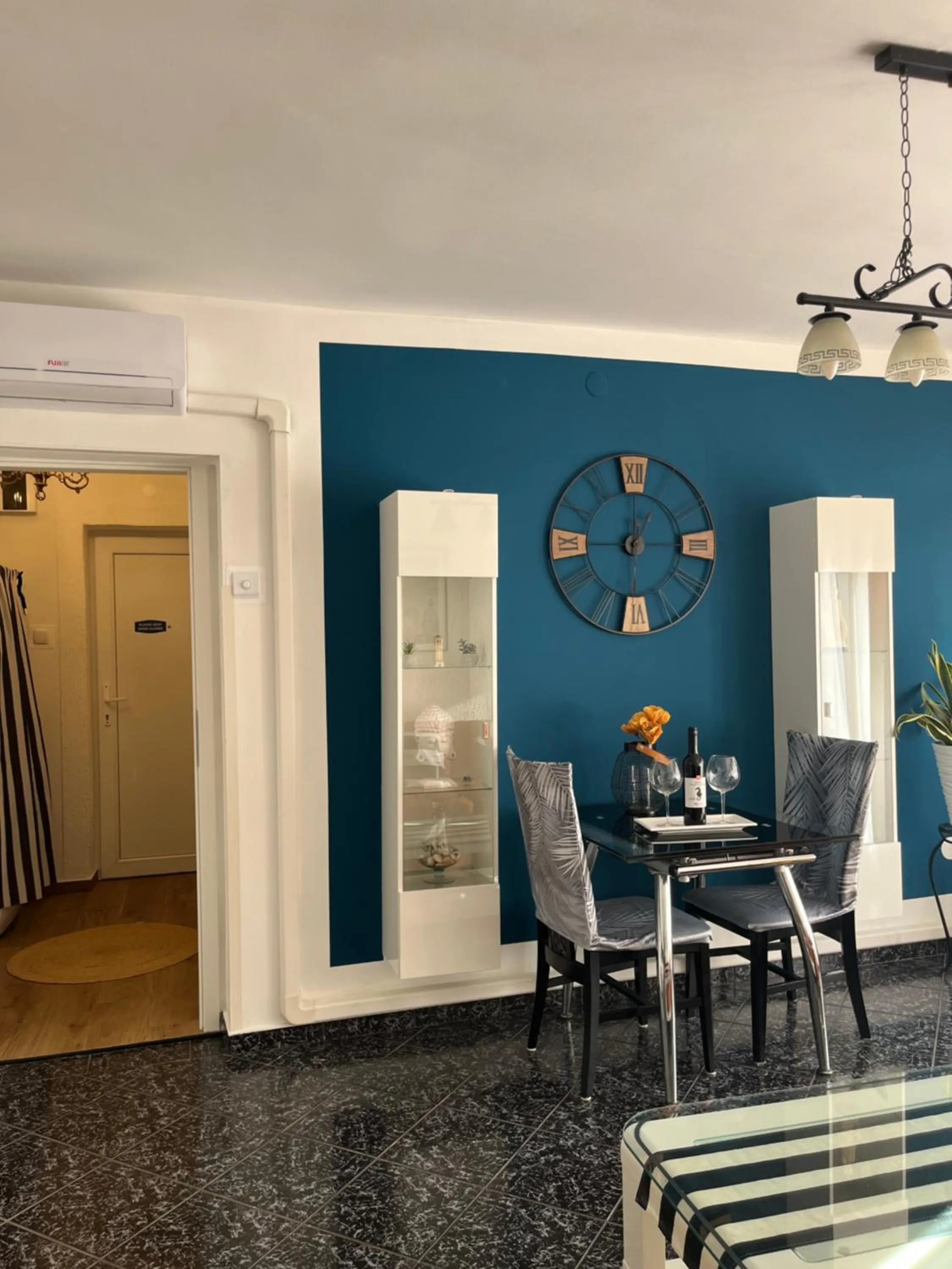 Living room in City apartment Blue Vibes