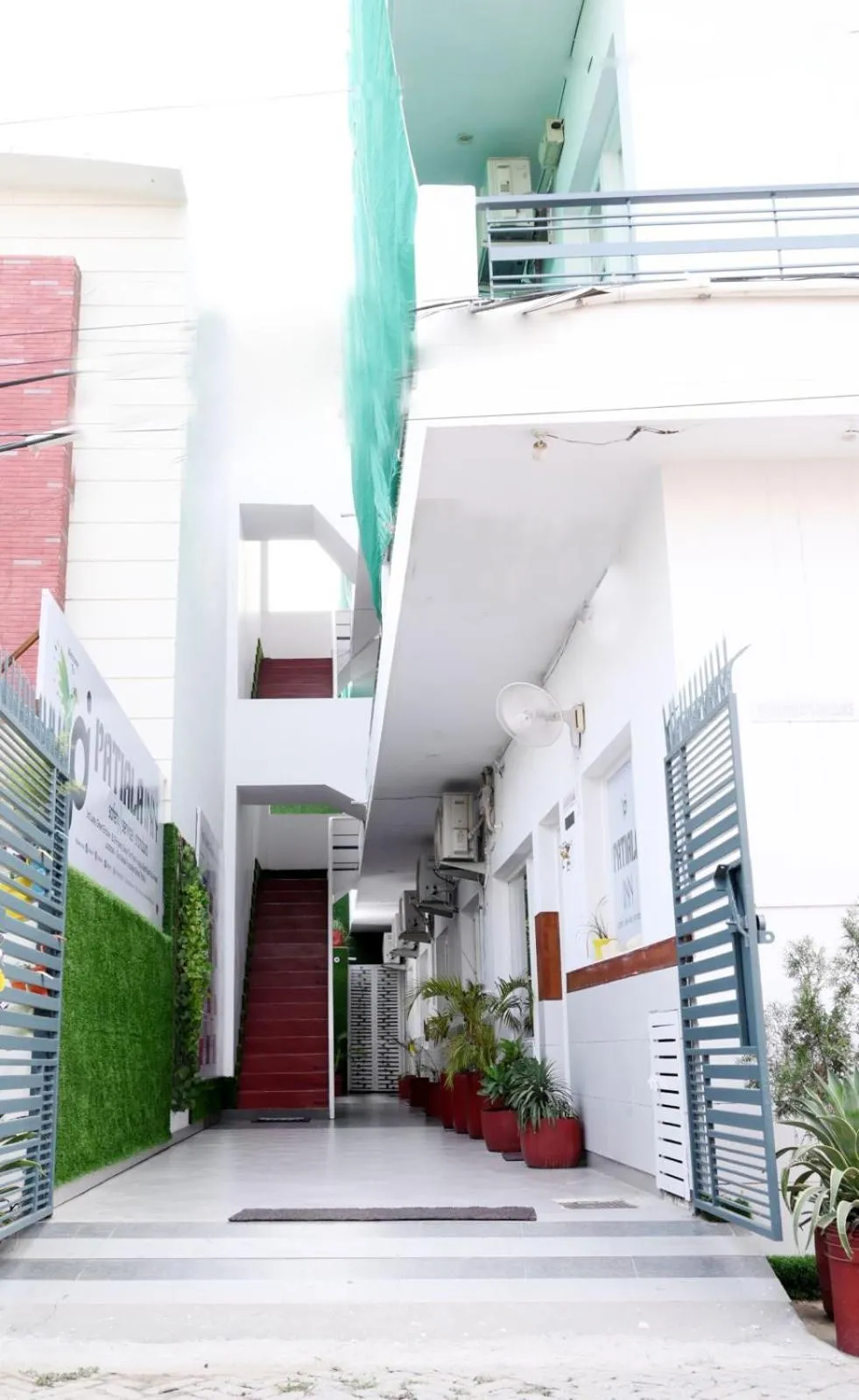 Lobby or reception in PATIALA INN