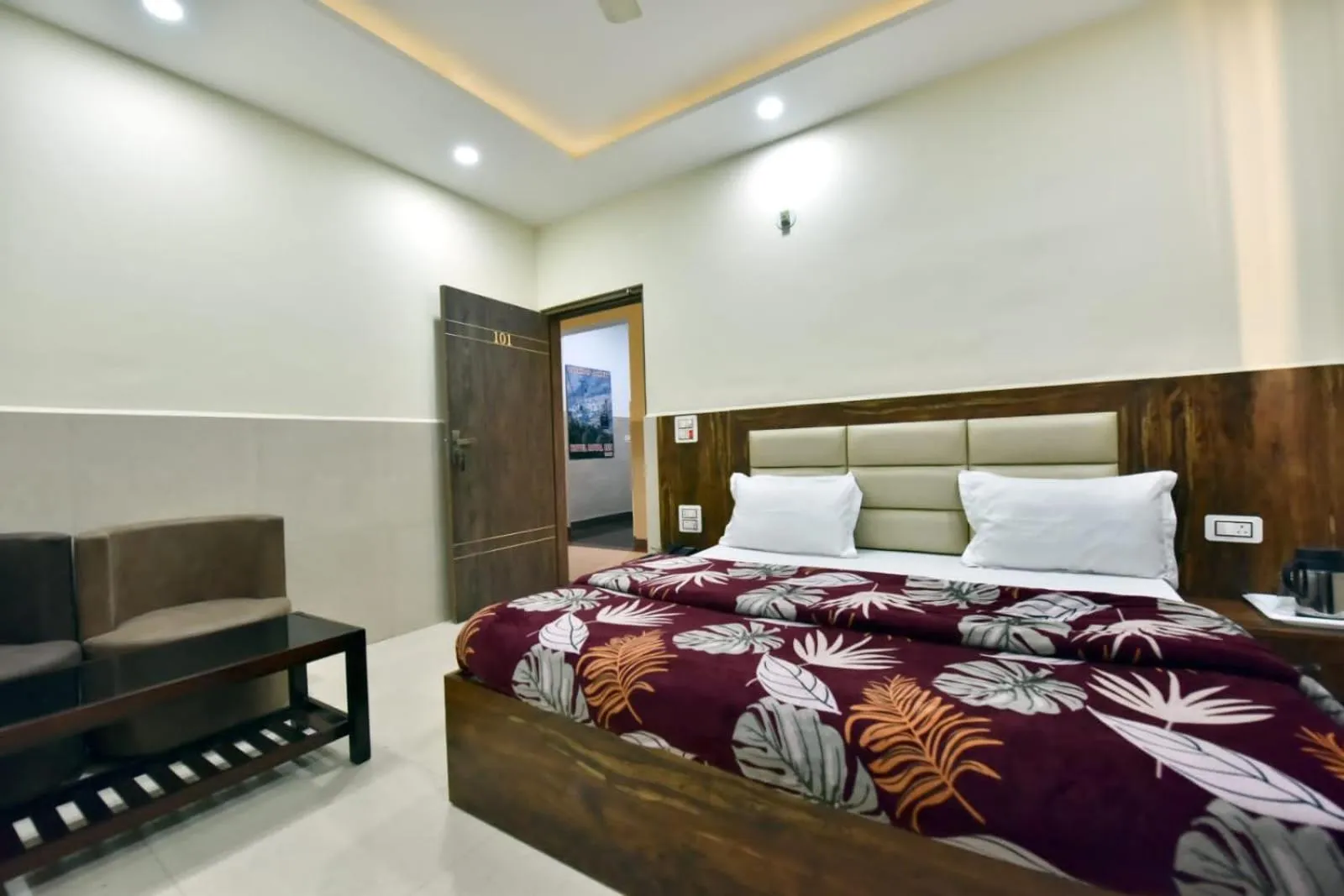 Bed in Royal Inn Jammu