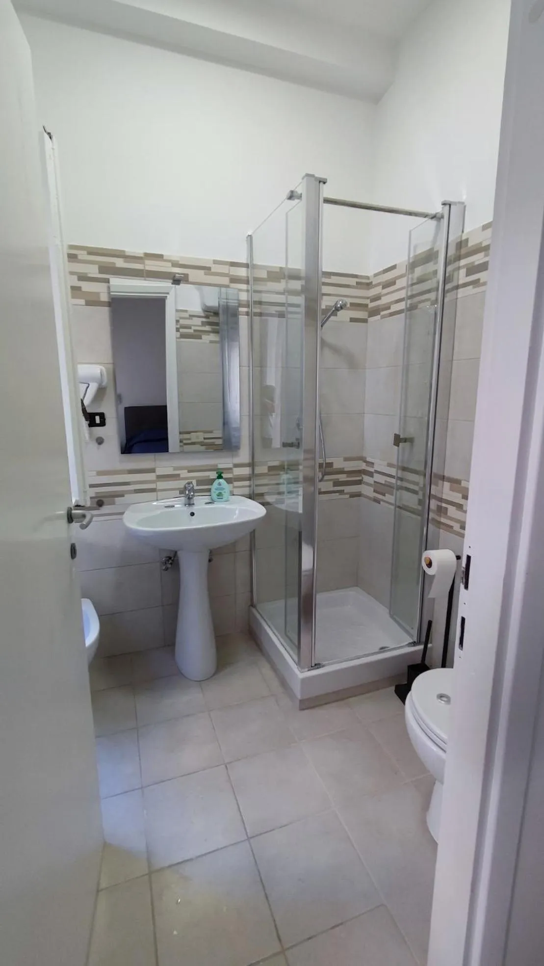 Shower in VATICAN GREEN GARDEN