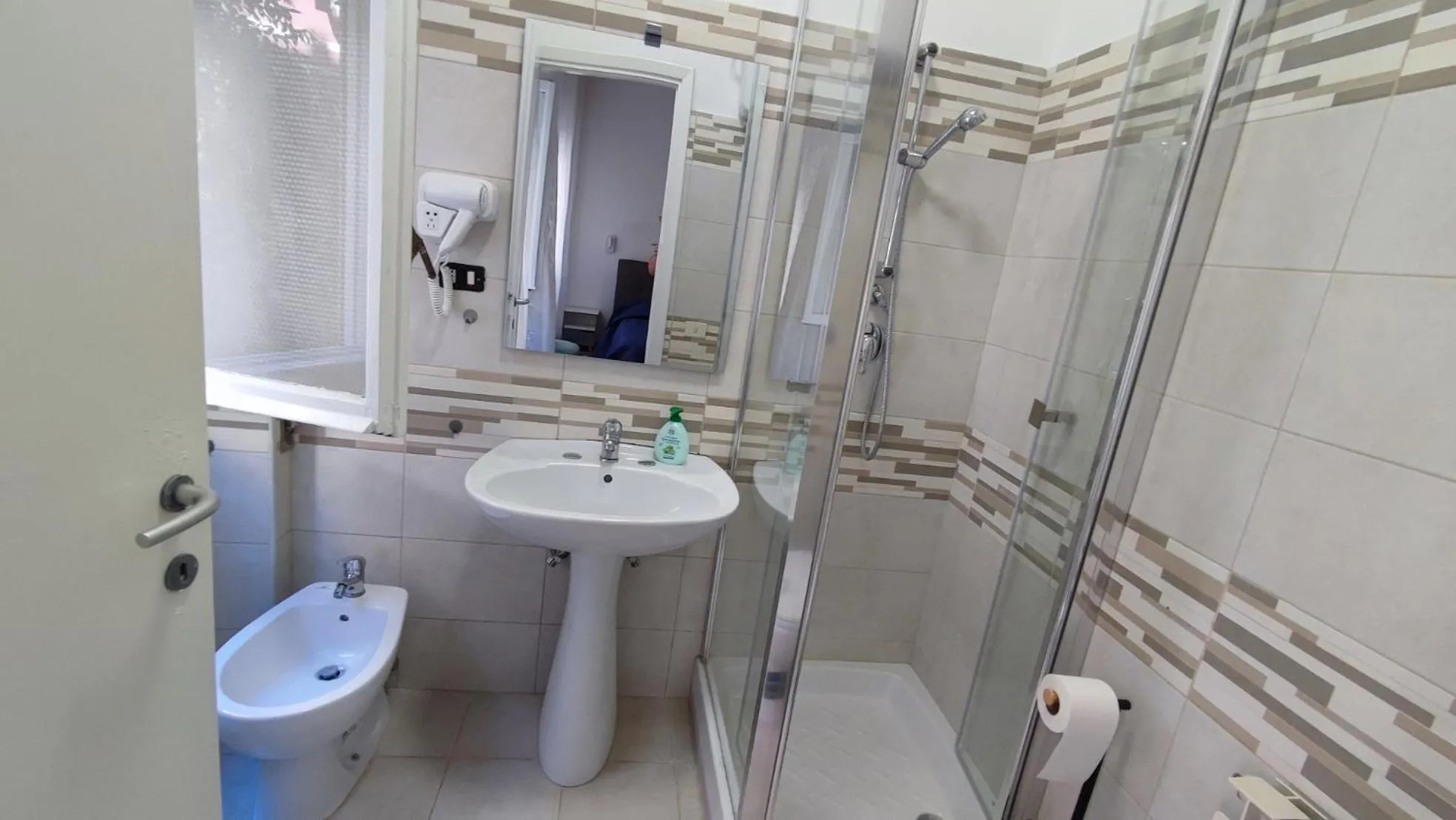 Shower in VATICAN GREEN GARDEN