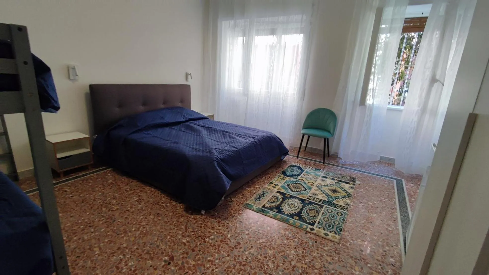 Photo of the whole room, Bed in VATICAN GREEN GARDEN