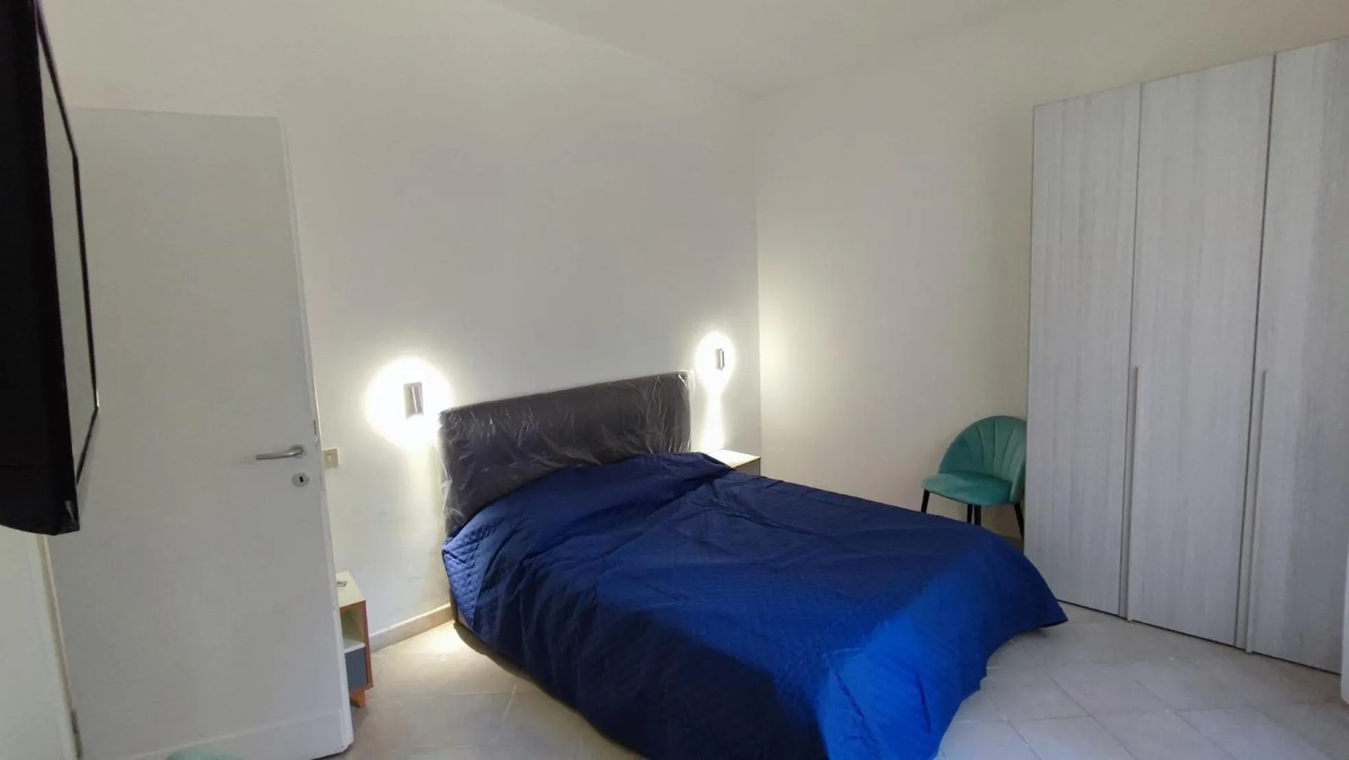 Photo of the whole room, Bed in VATICAN GREEN GARDEN