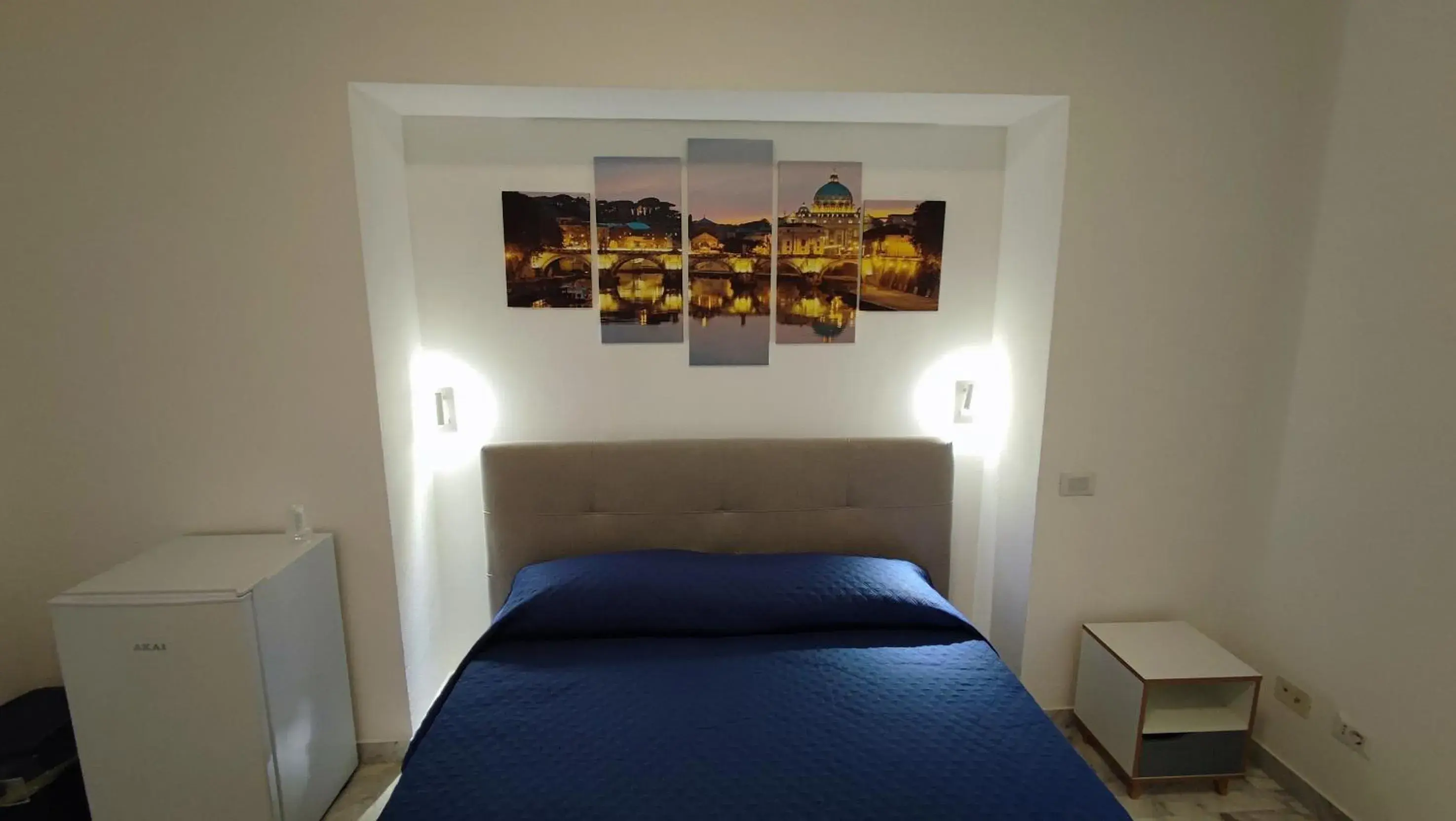 Large Double Room in VATICAN GREEN GARDEN Large Double Room in VATICAN GREEN GARDEN